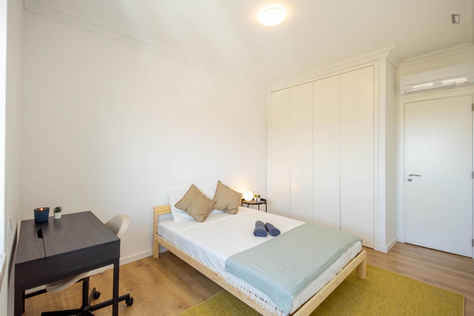 Spacious single bedroom in shared flat in the Areeiro area photo 1