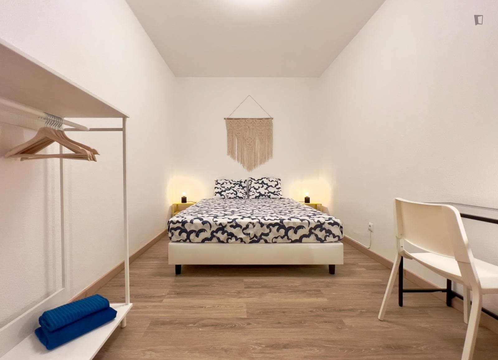 Homely double bedroom near the Arroios metro station photo 1