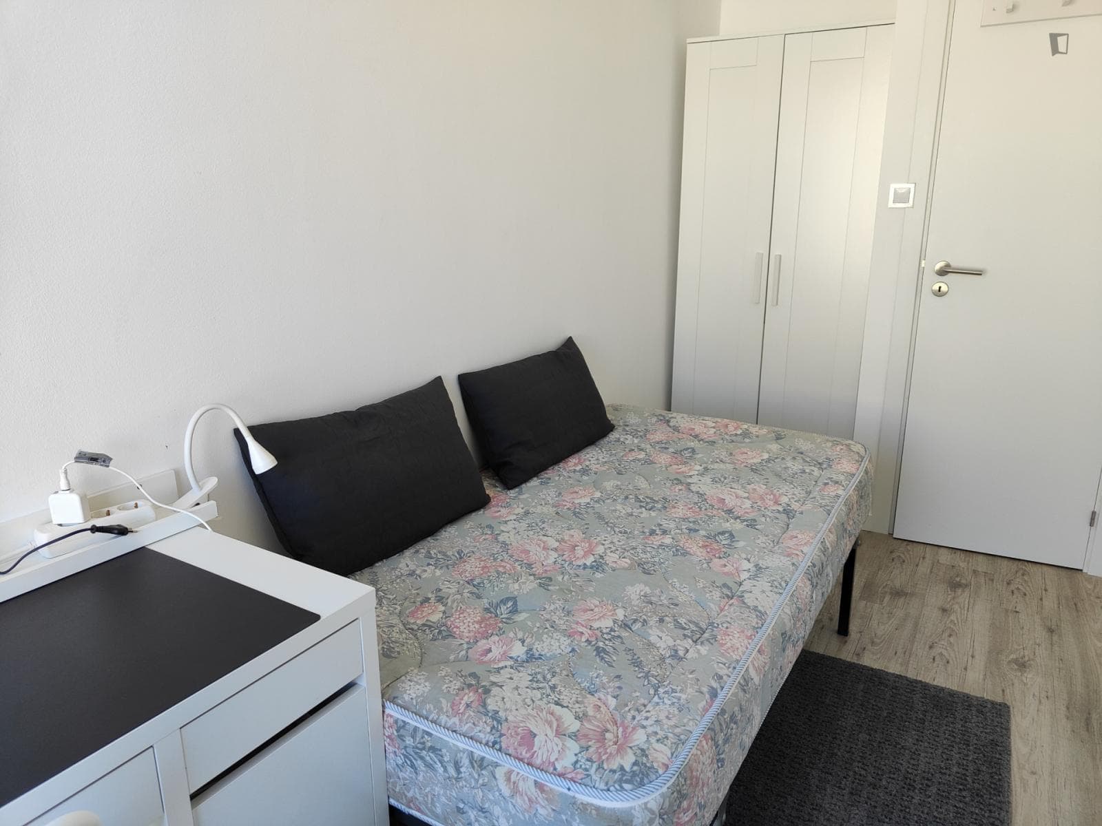 Homely single bedroom near the Alvalade photo 1