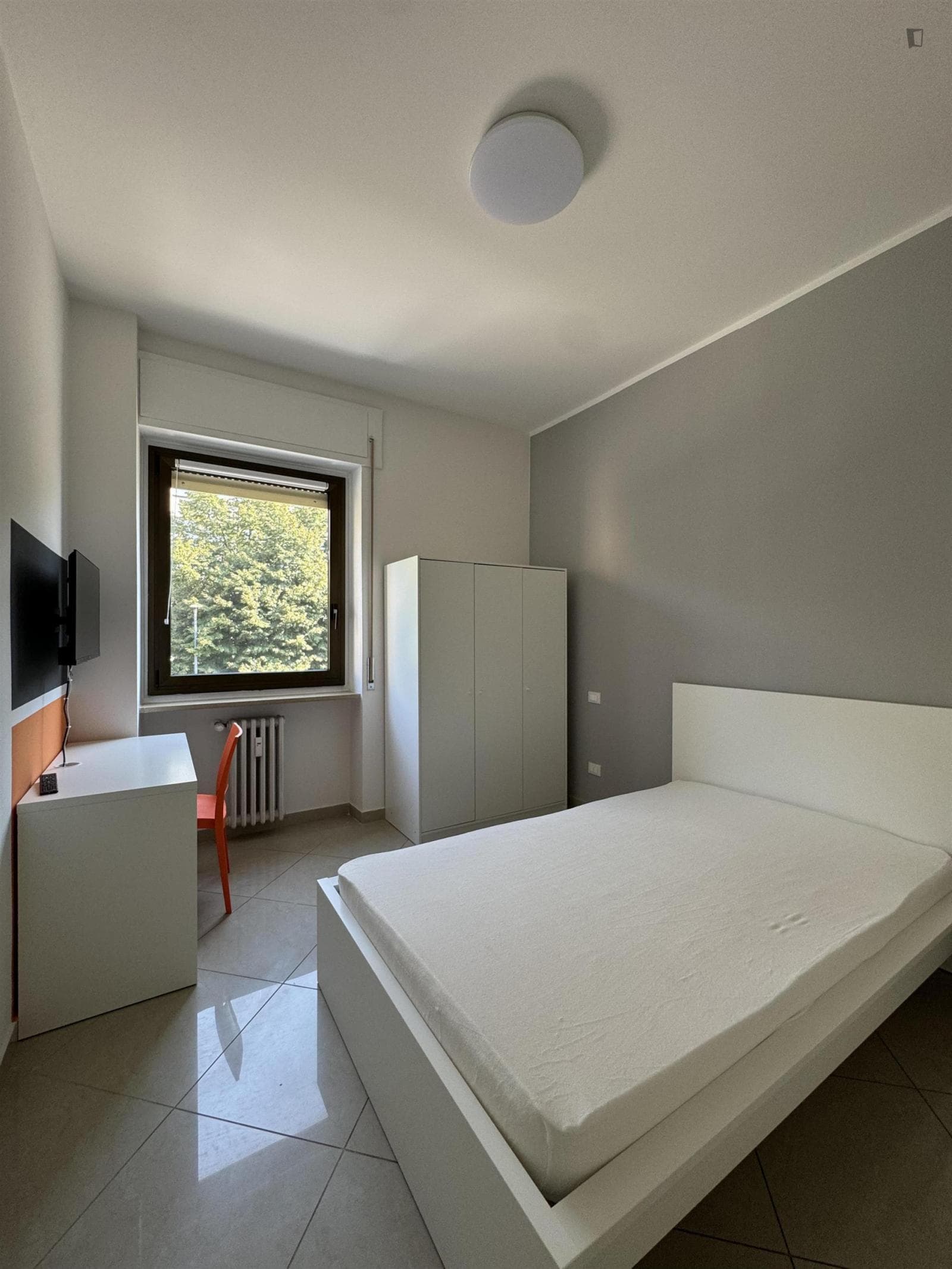 Welcoming single bedroom in the centre of Verona photo 1