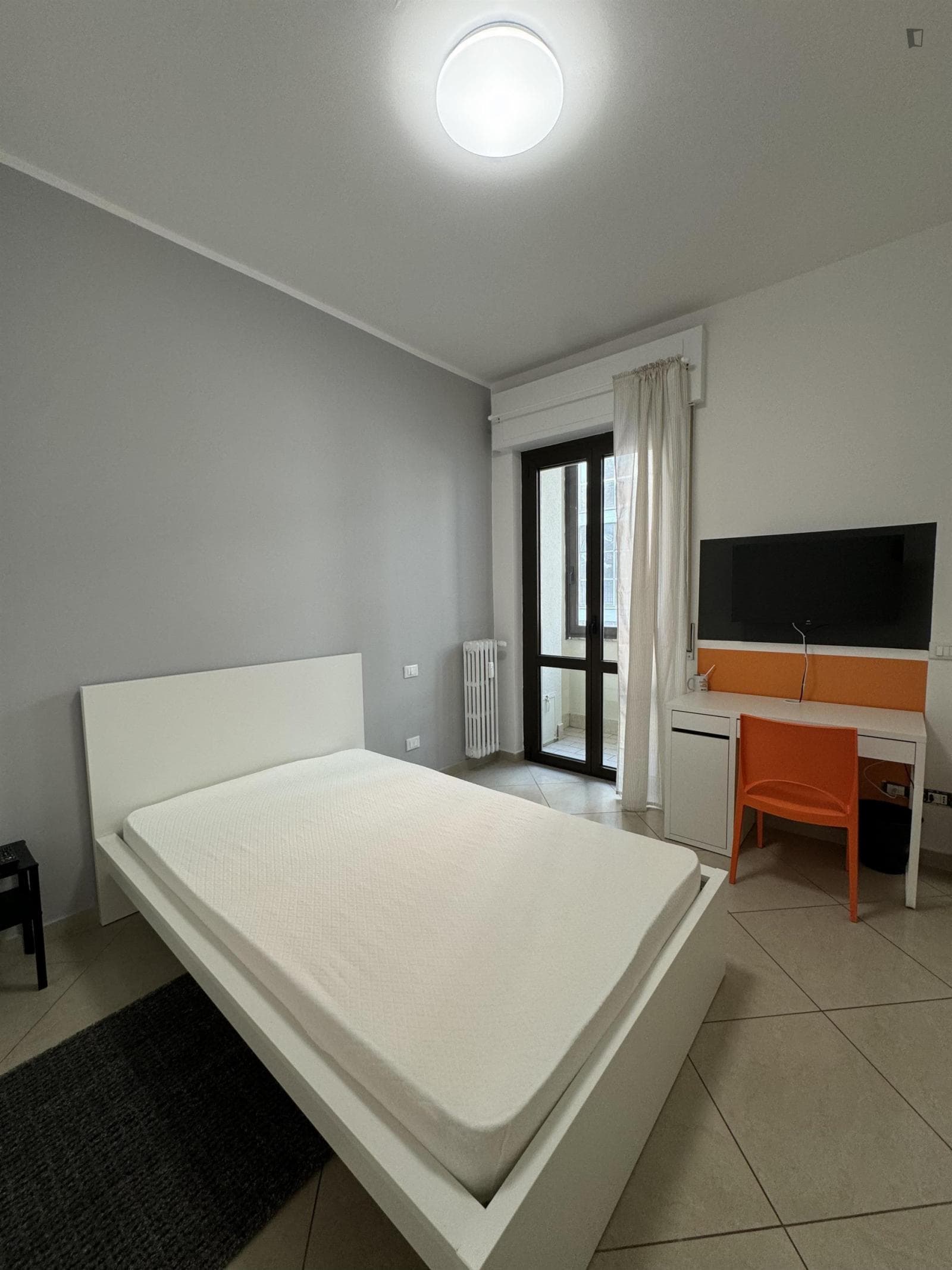 Very nice single bedroom in the heart of Verona photo 1