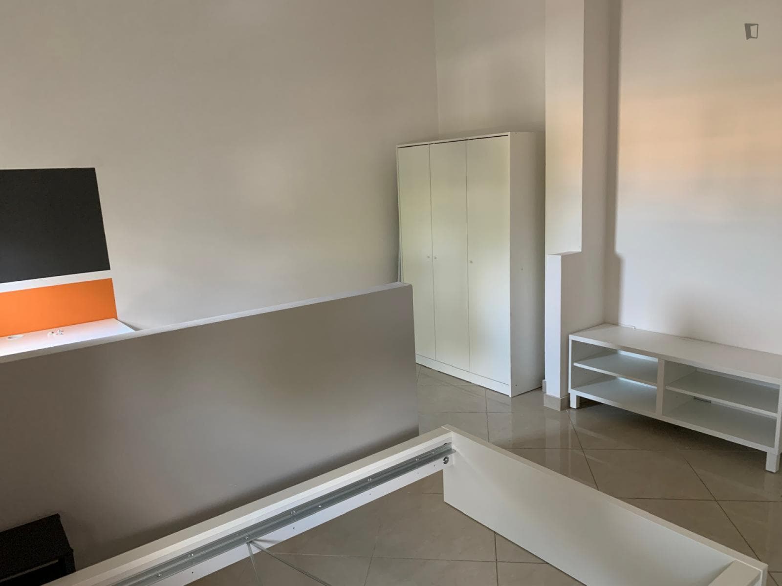 Inviting single bedroom in the centre of Verona photo 1
