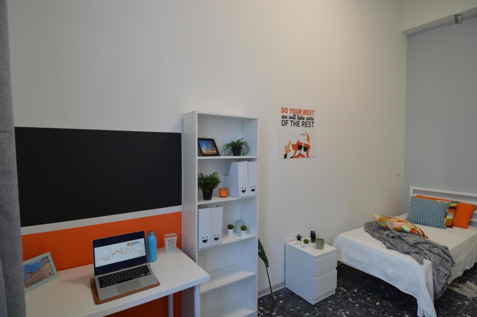 Cosy single bedroom in nice shared flat near Reggio Emilia's train station photo 1