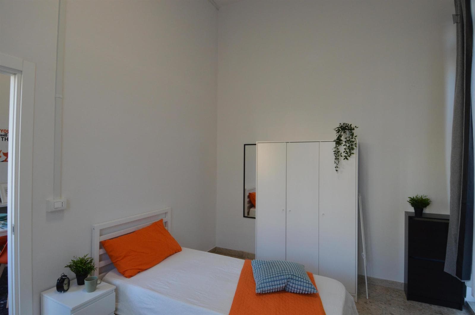 Great single bedroom in shared flat in the vicinity of the Università degli Studi di Modena e Reggio Emilia photo 1