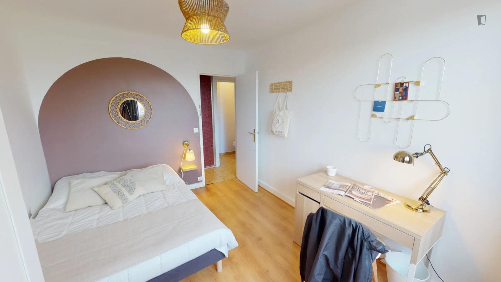 Brilliant double bedroom in Asnières-sur-Seine photo 1