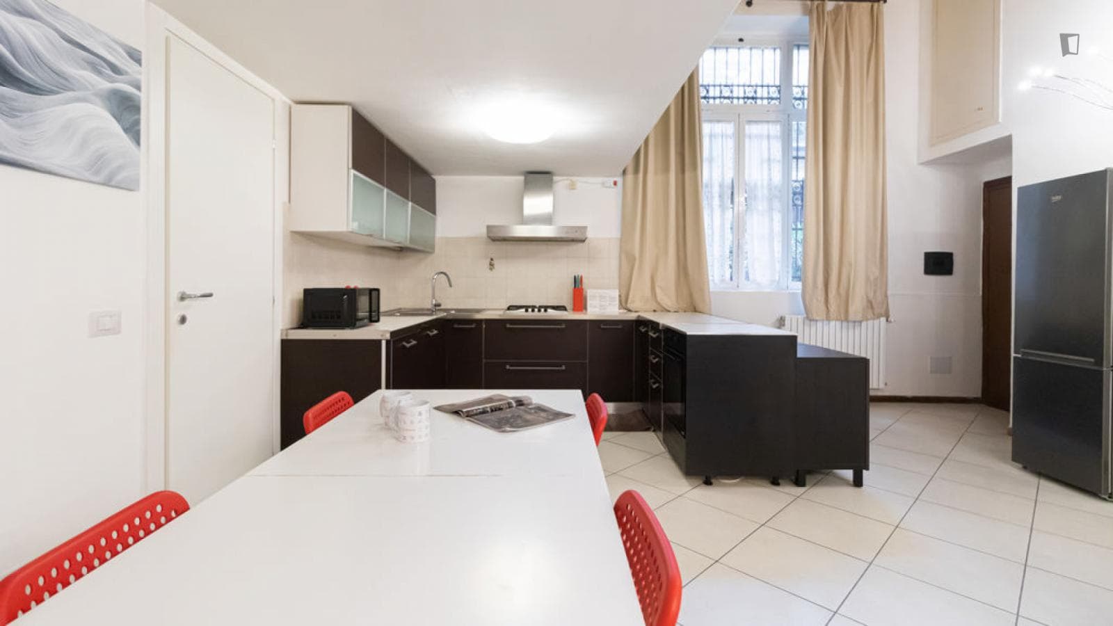 Attractive 2-bedroom apartment near Università Bocconi photo 1