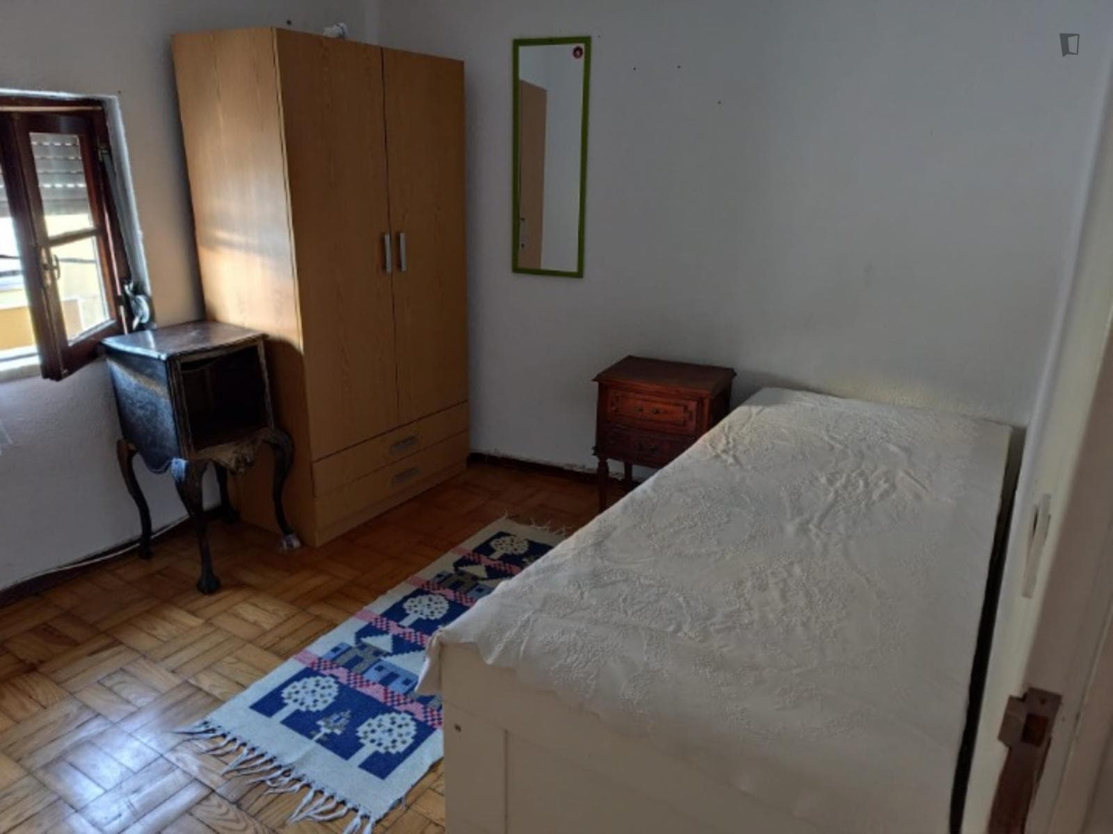 Comfy bedroom in Serra da Luz, Pontinha photo 1