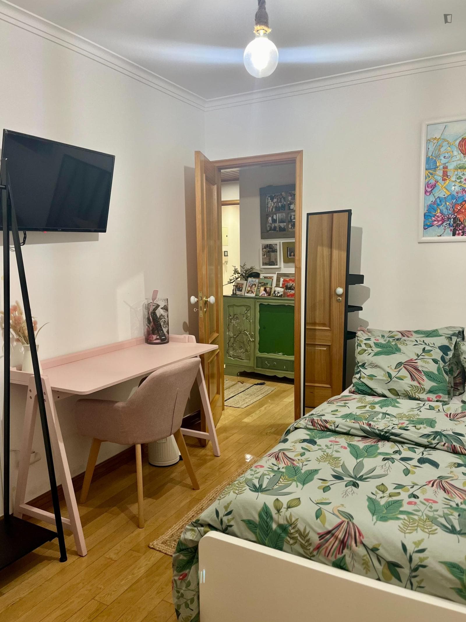 Charming bedroom next to Marques de Pombal photo 1