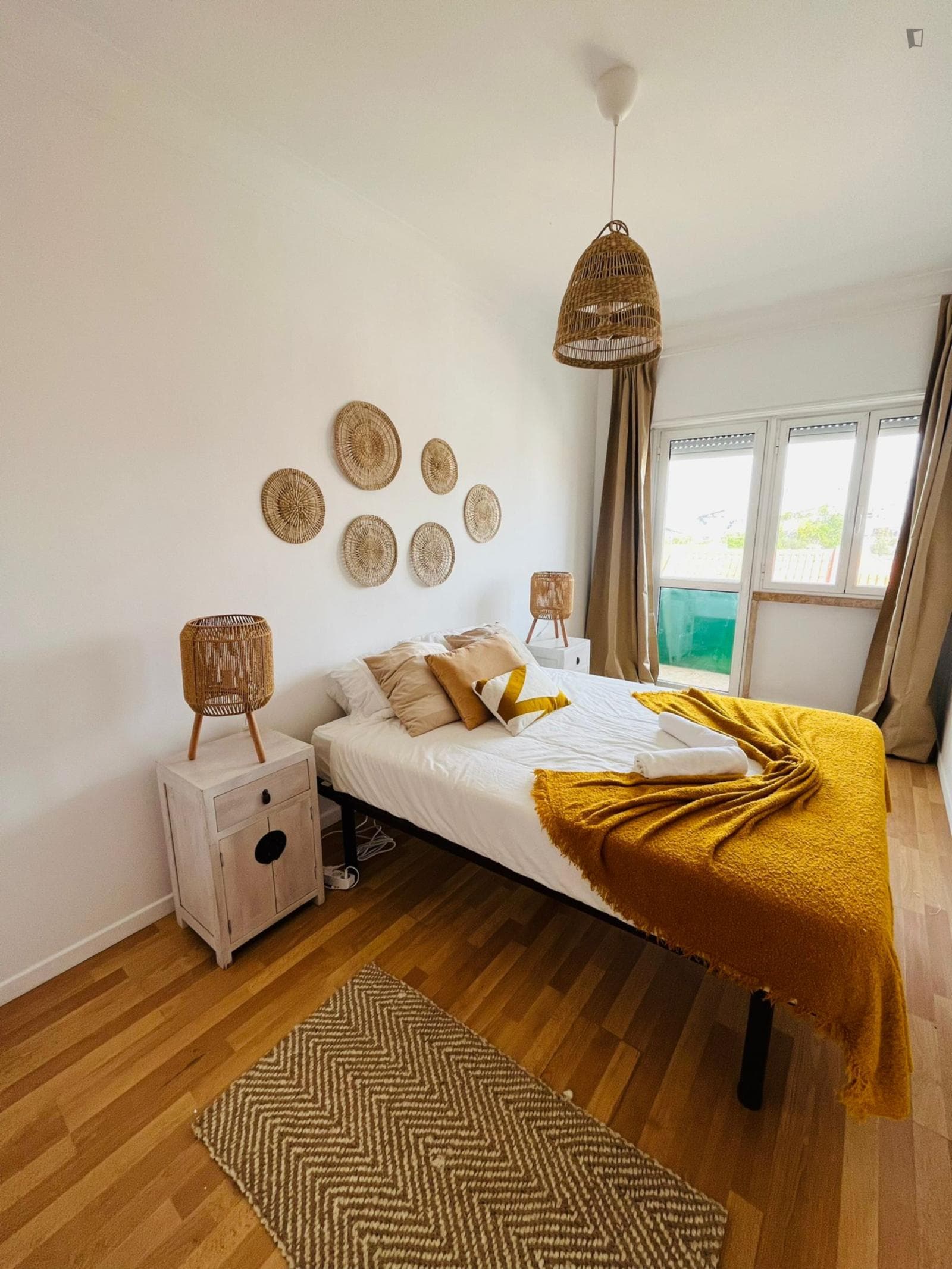 Delightful bedroom next to Praia de S. João photo 1