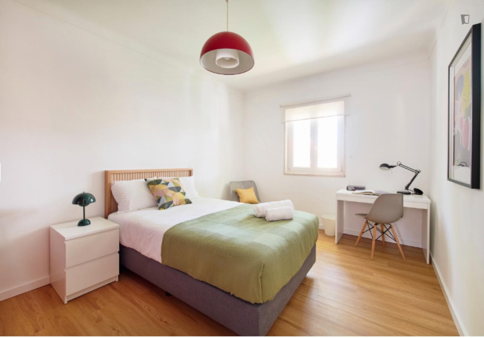 Modern Double Bedroom close to Benfica Train Station photo 1