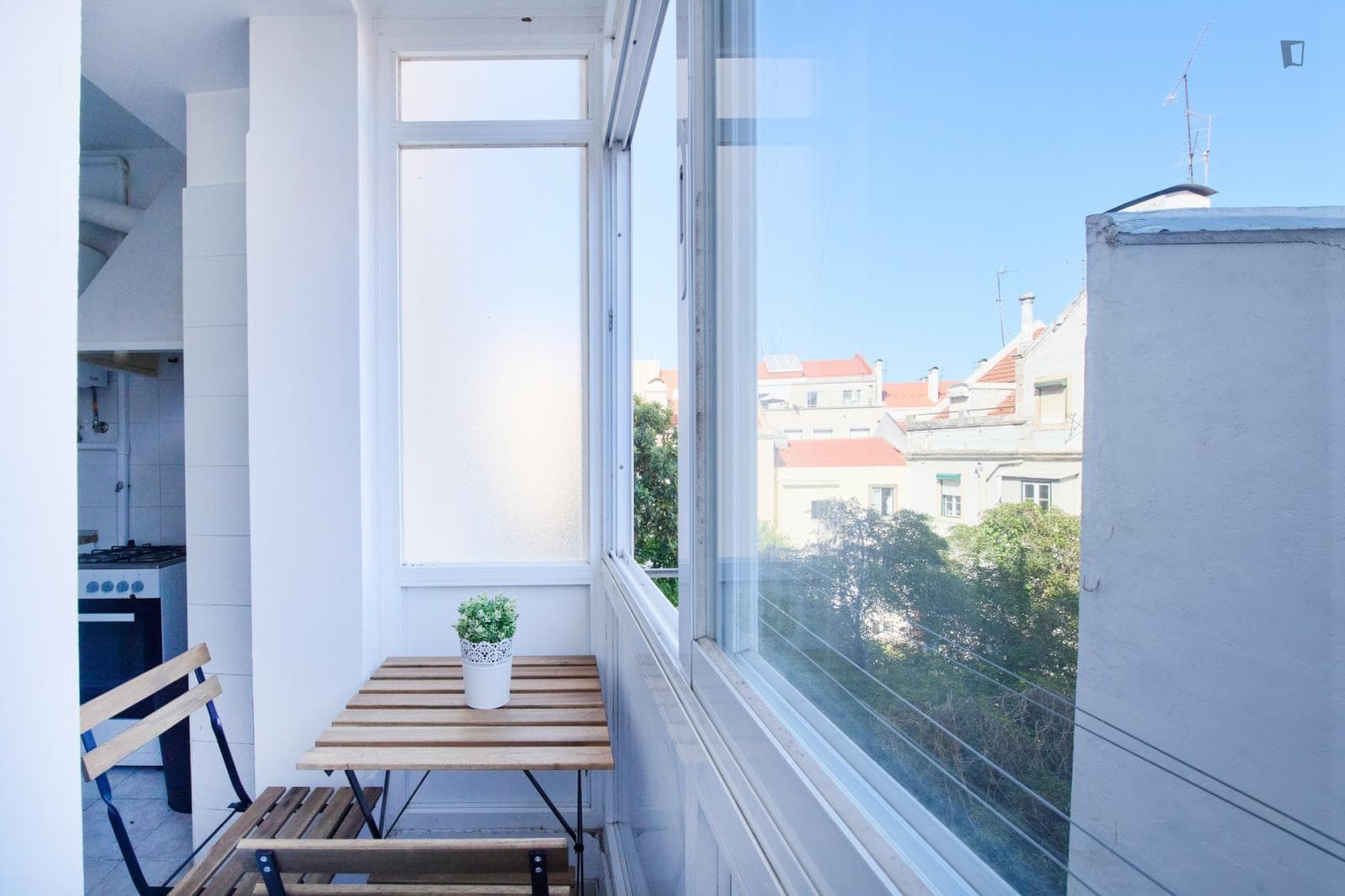 Neat single bedroom in Arroios photo 1