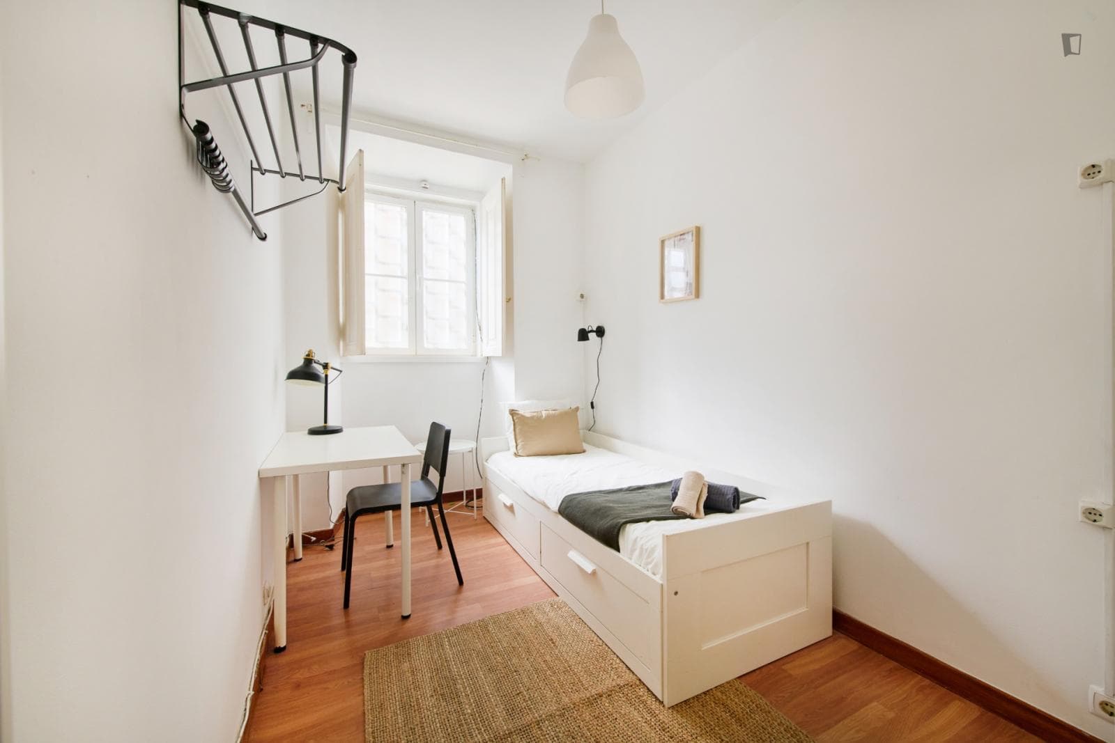 Comfy single bedroom in student-popular Arroios photo 1