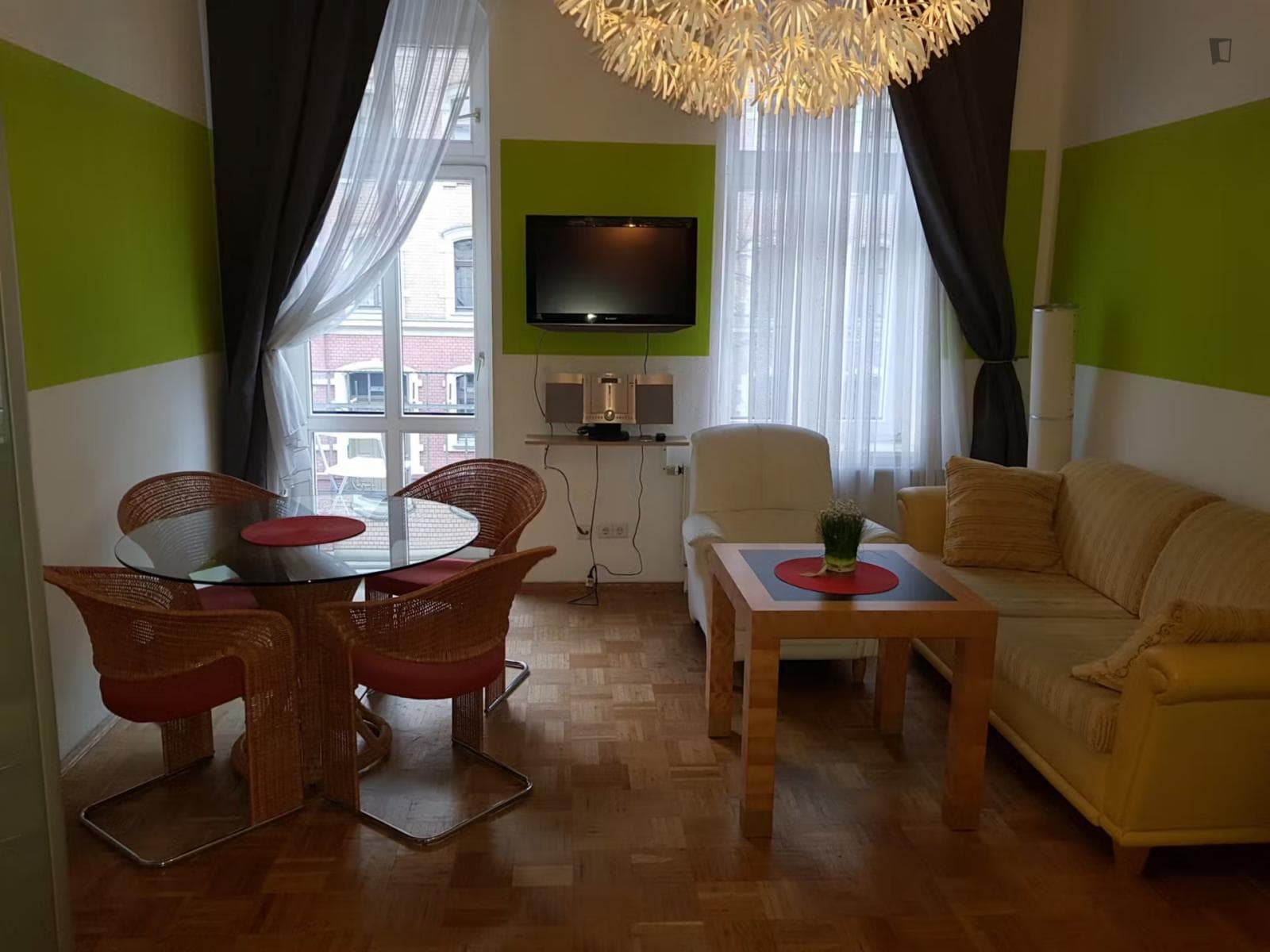 Appealing 1-bedroom apartment in Prenzlauer Berg photo 1