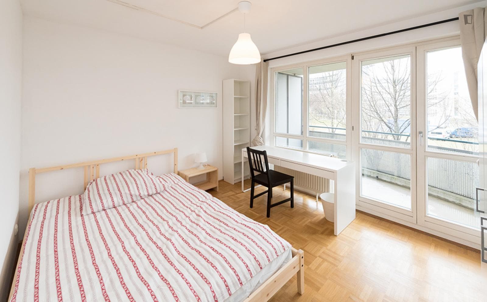 Brilliant double bedroom near the Donnersbergerbrücke train station  photo 1