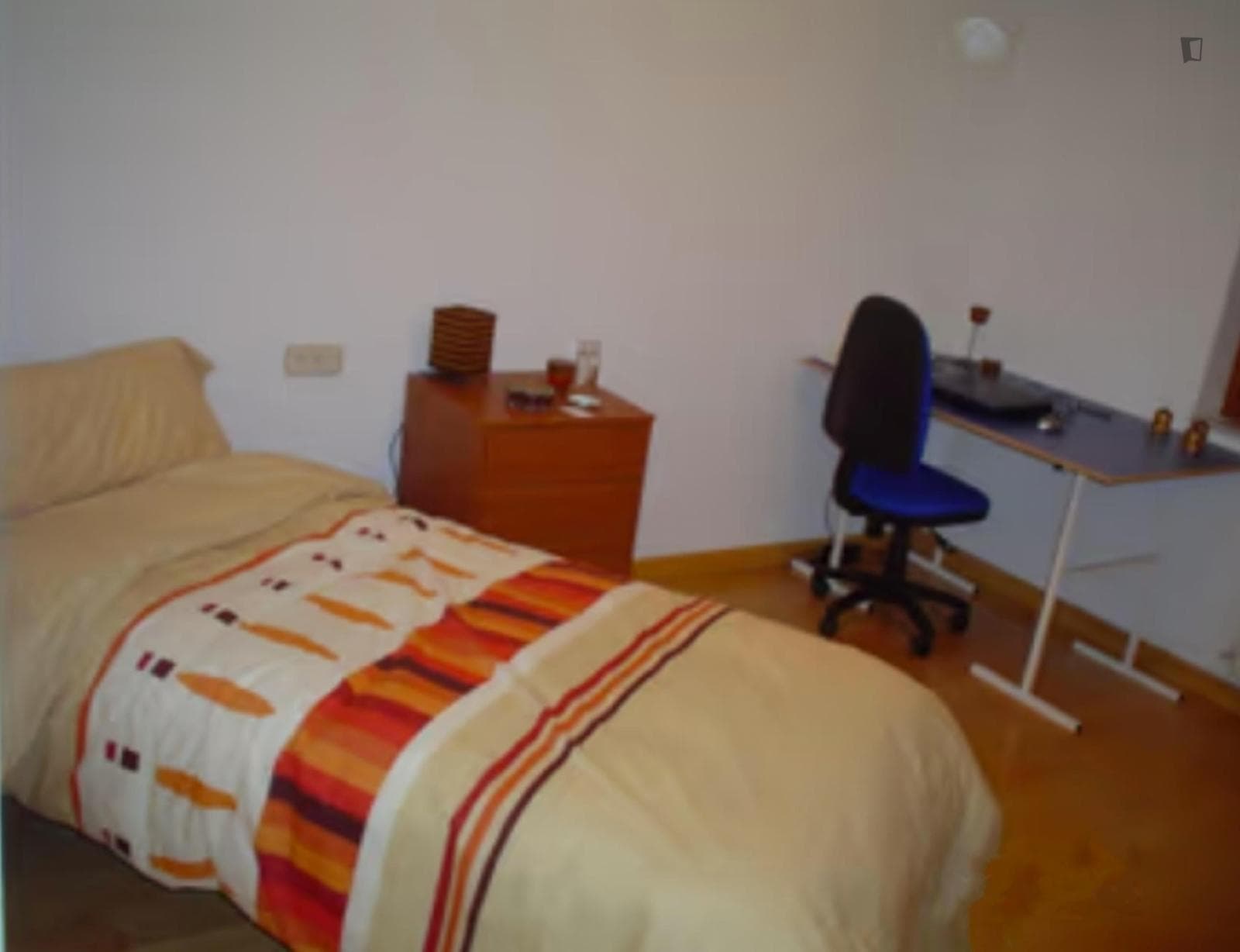 Comfy Single Bedroom close to La Alamedilla Train Station photo 1