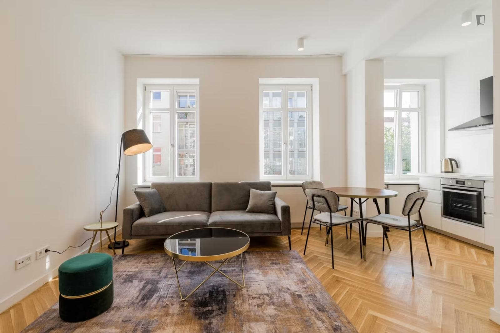 Bright 1-bedroom apartment in a well-connected and vibrant location in Berlin-Mitte photo 1