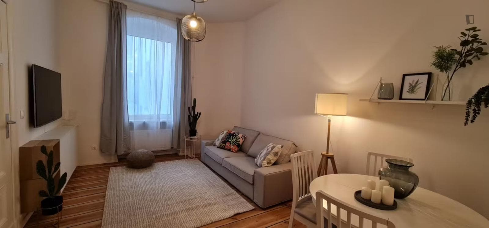 Charming 1-bedroom flat in the well-connected and trendy neighbourhood of Moabit photo 1
