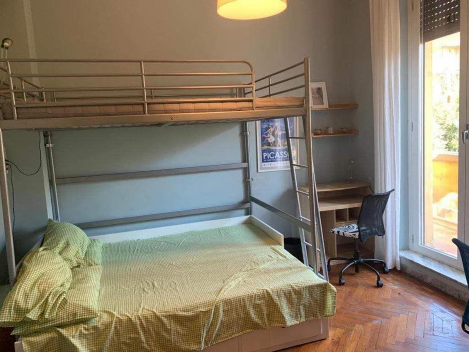 Bunk bedroom in a 2-bedroom flat next to Luiss photo 1