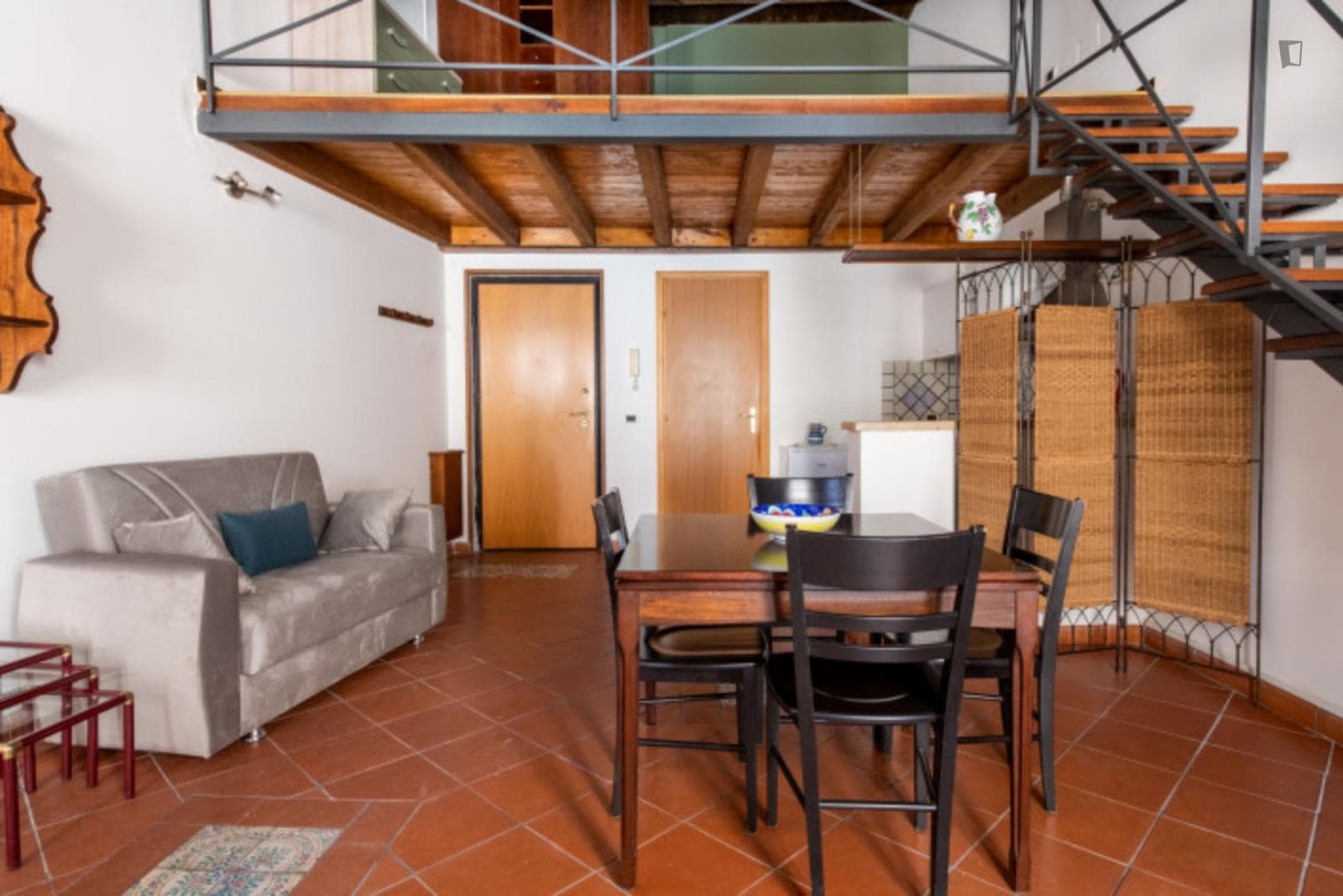 Bright loft studio in well-connected location in Castellammare o Loggia photo 1