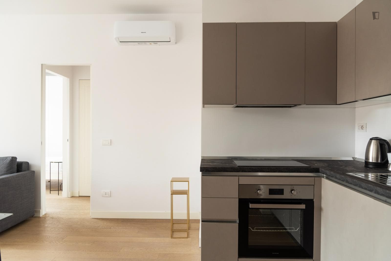 Welcoming 2-bedroom apartment in Porta Garibaldi photo 1