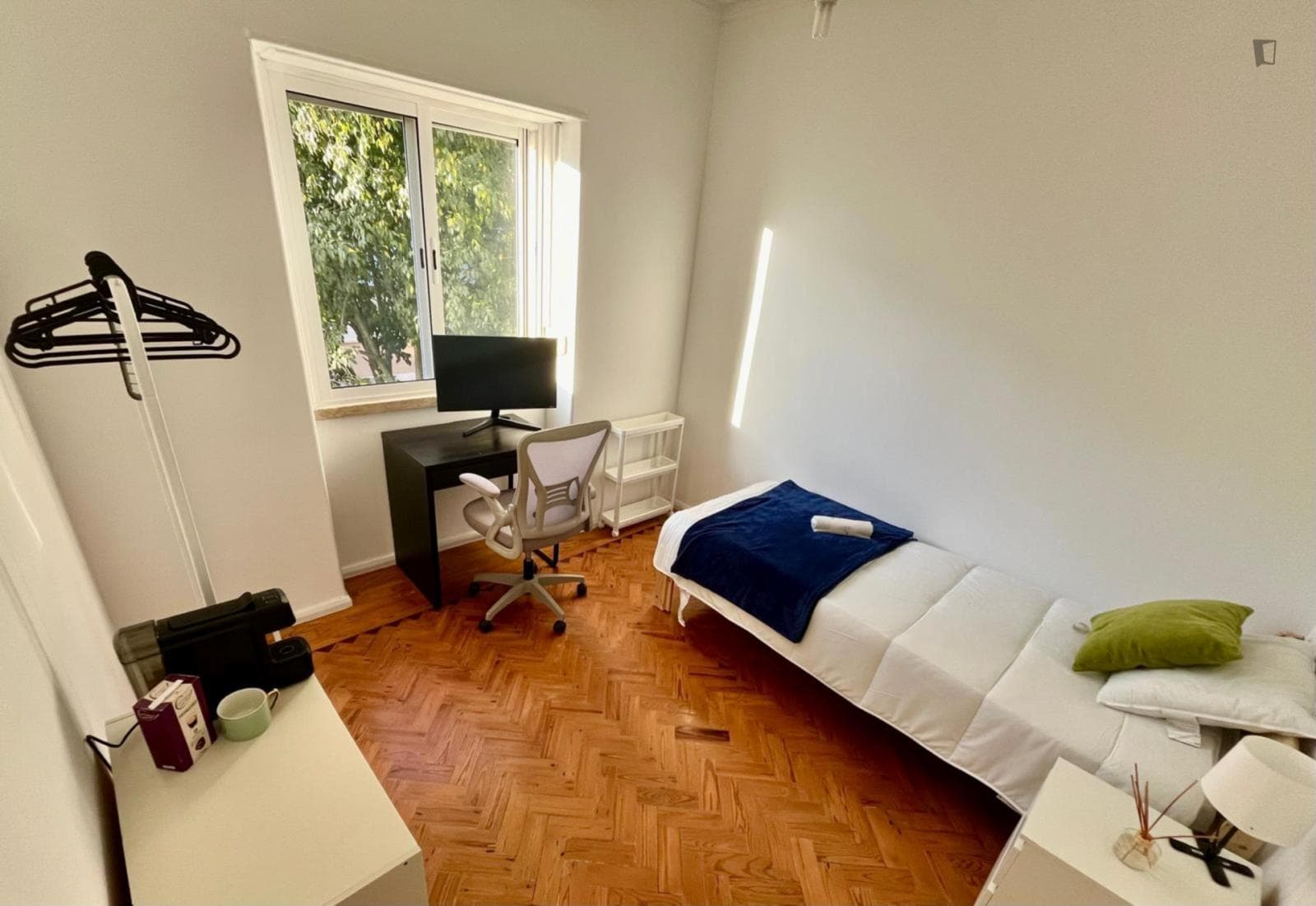 Dreamy Single Bedroom close to Amadora Este Metro photo 1