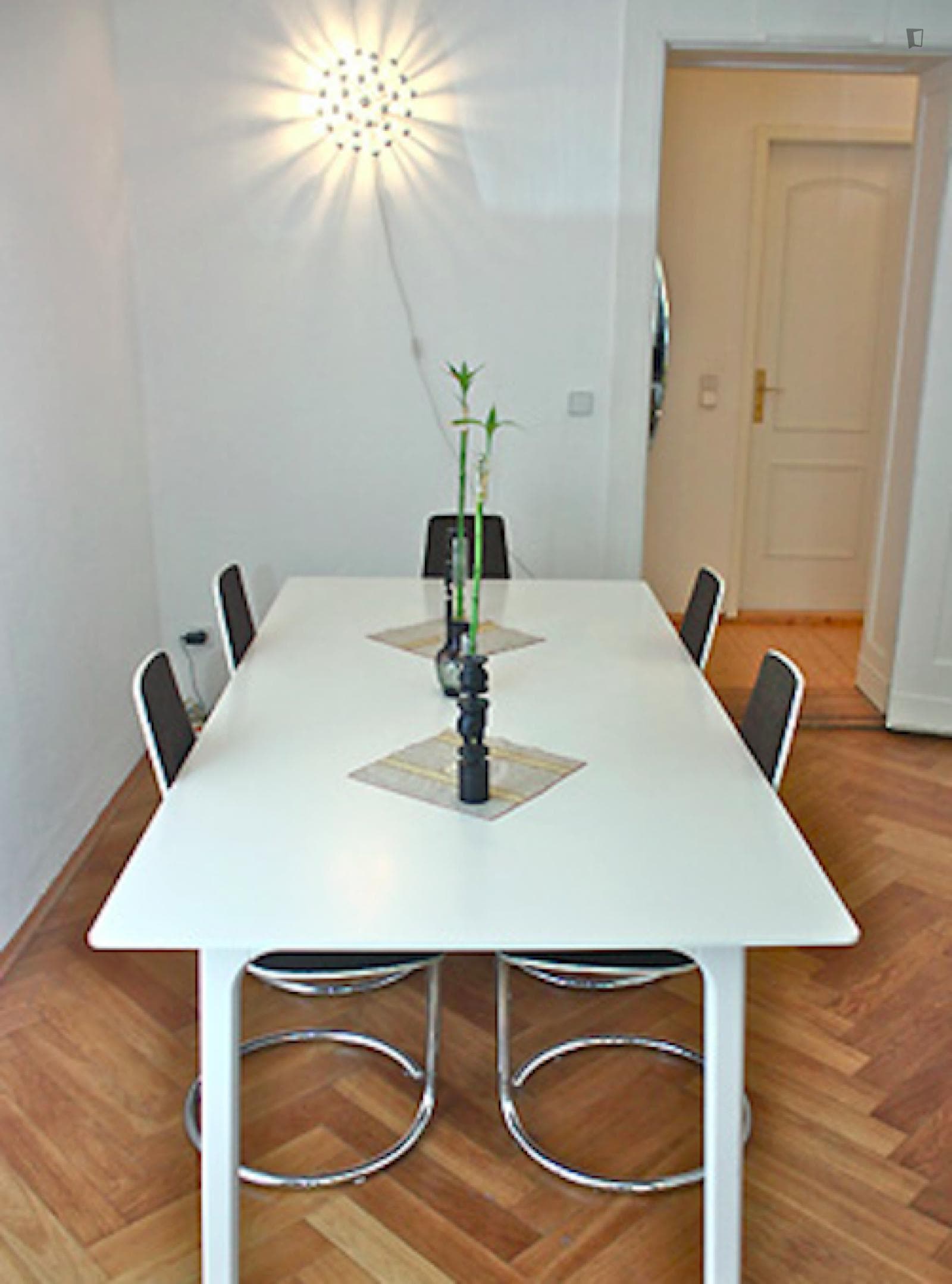 Big individual room in 2 bedroom apartment photo 1