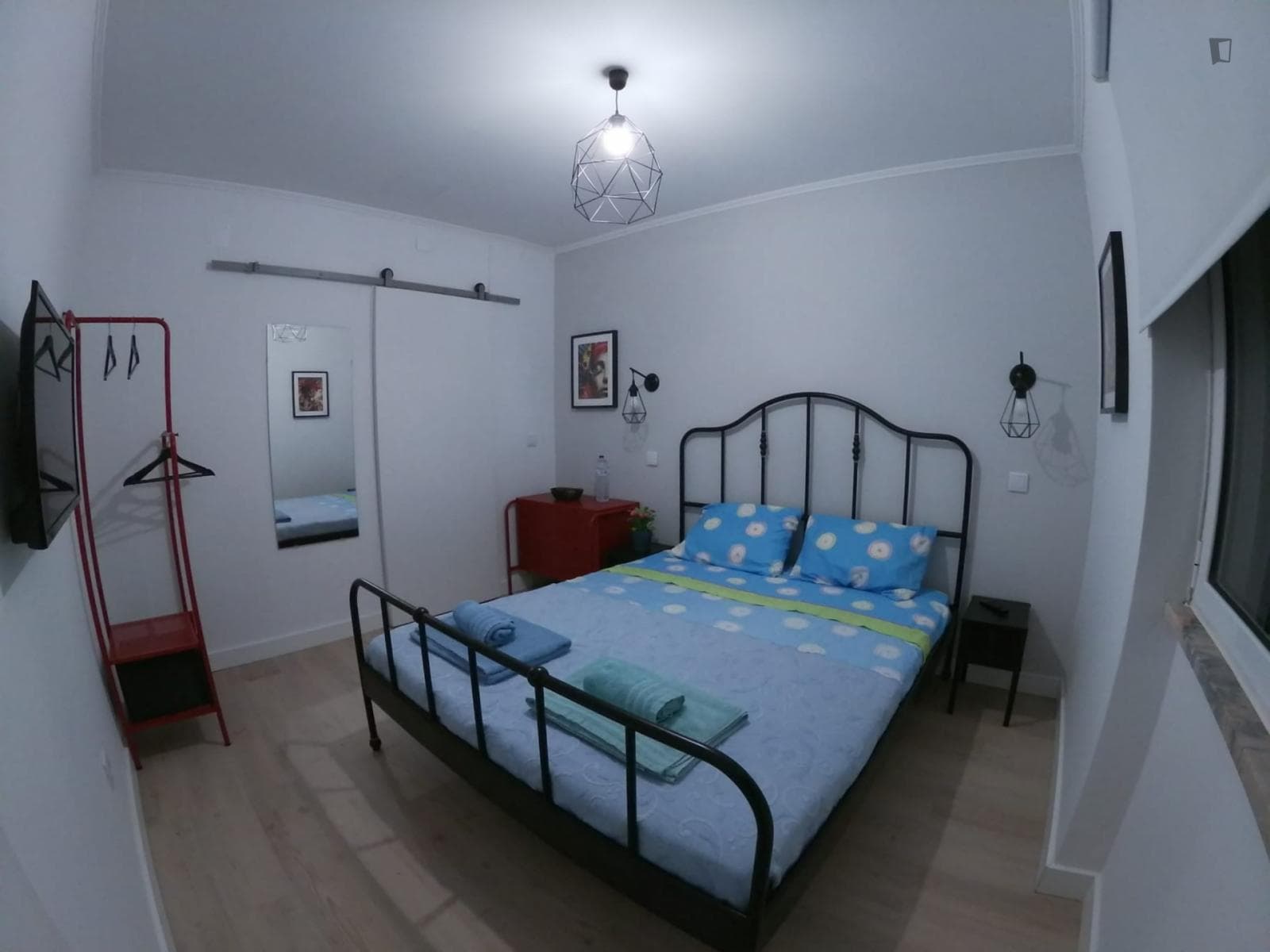 Very cool double ensuite bedroom in a hostel photo 1