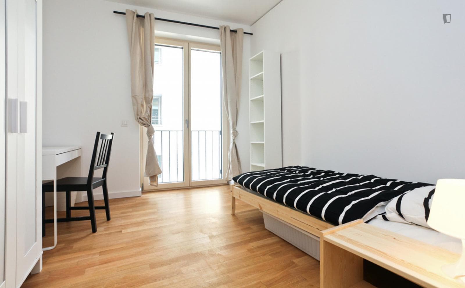 Comfy single bedroom in Ostend photo 1
