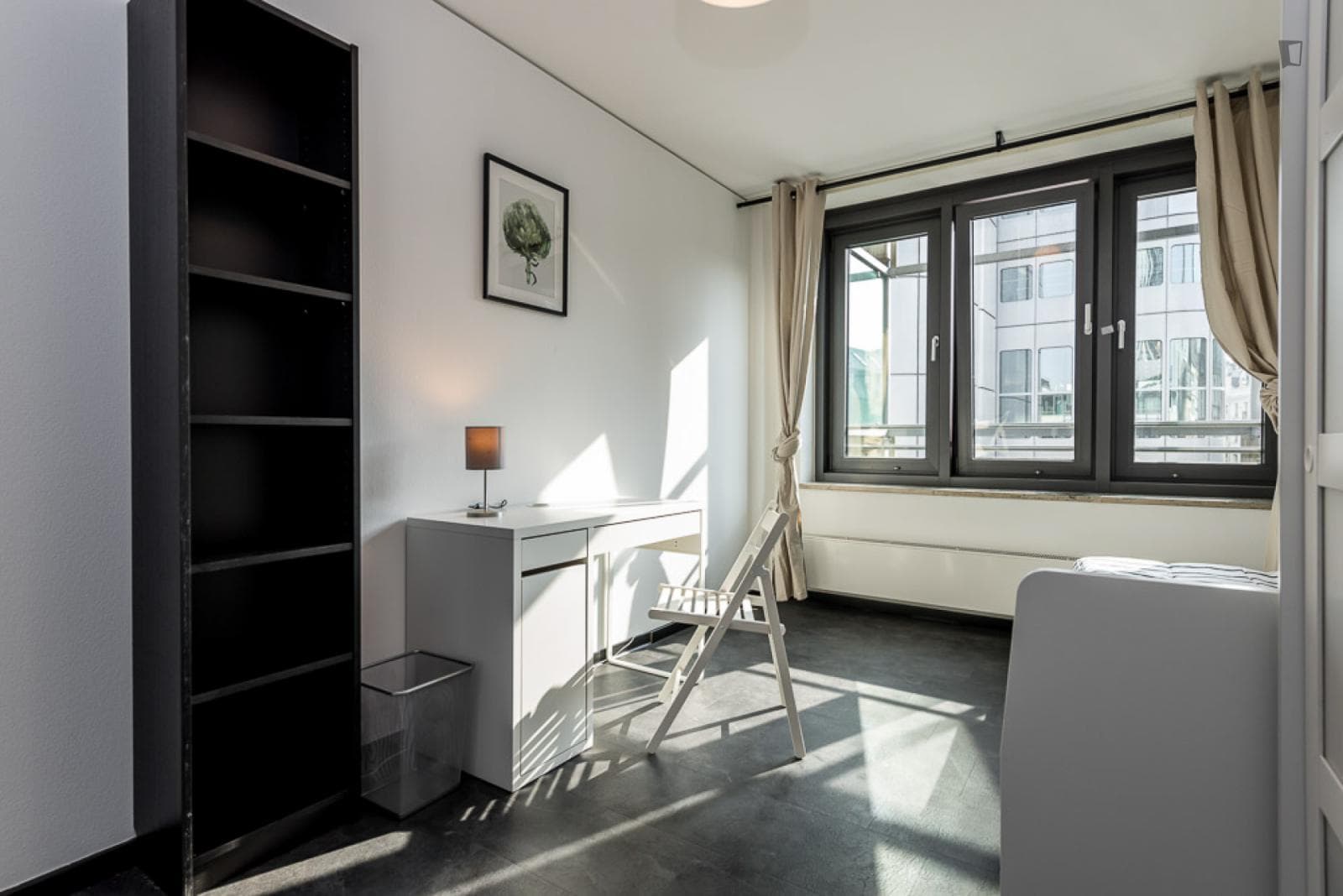 Sunny single bedroom in Bahnhofsviertel photo 1