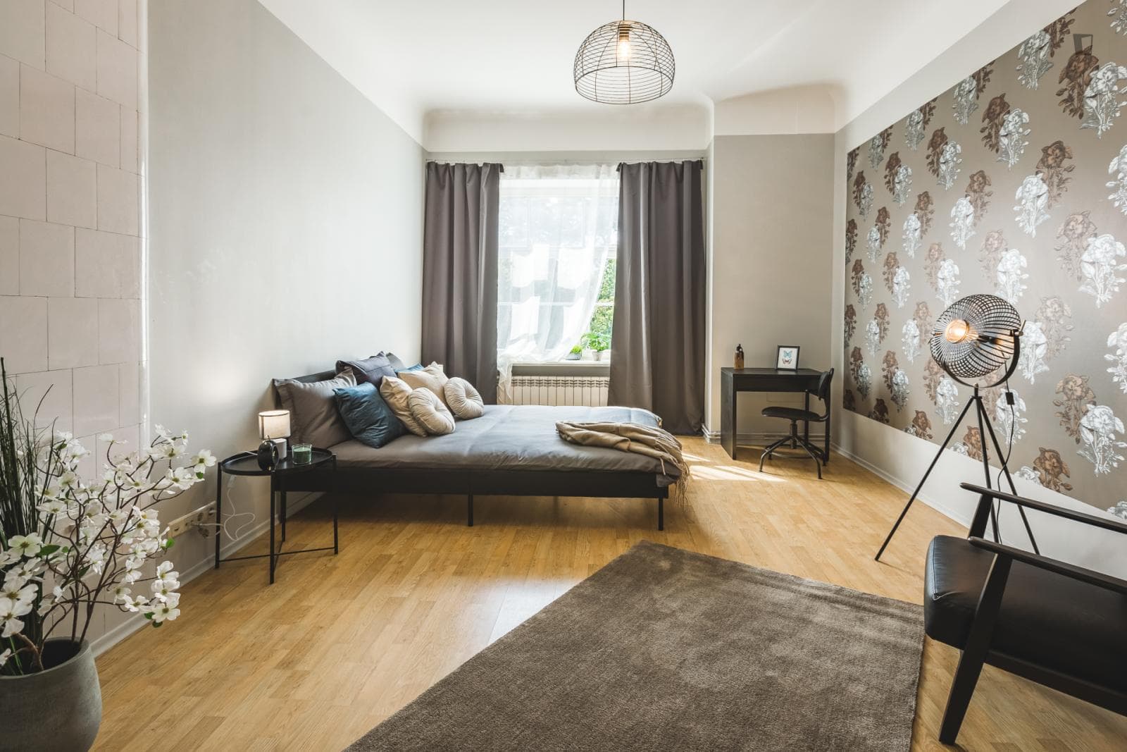 Spacious bedroom in shared flat close to the University of Latvia photo 1