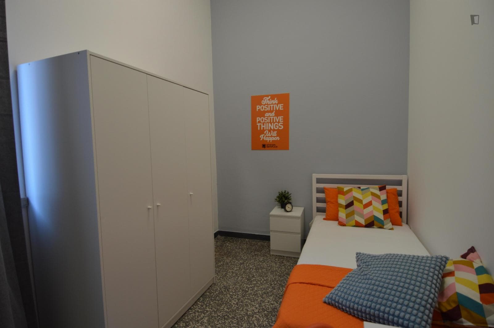 Homely single bedroom near Università degli Studi di Modena e Reggio Emilia photo 1