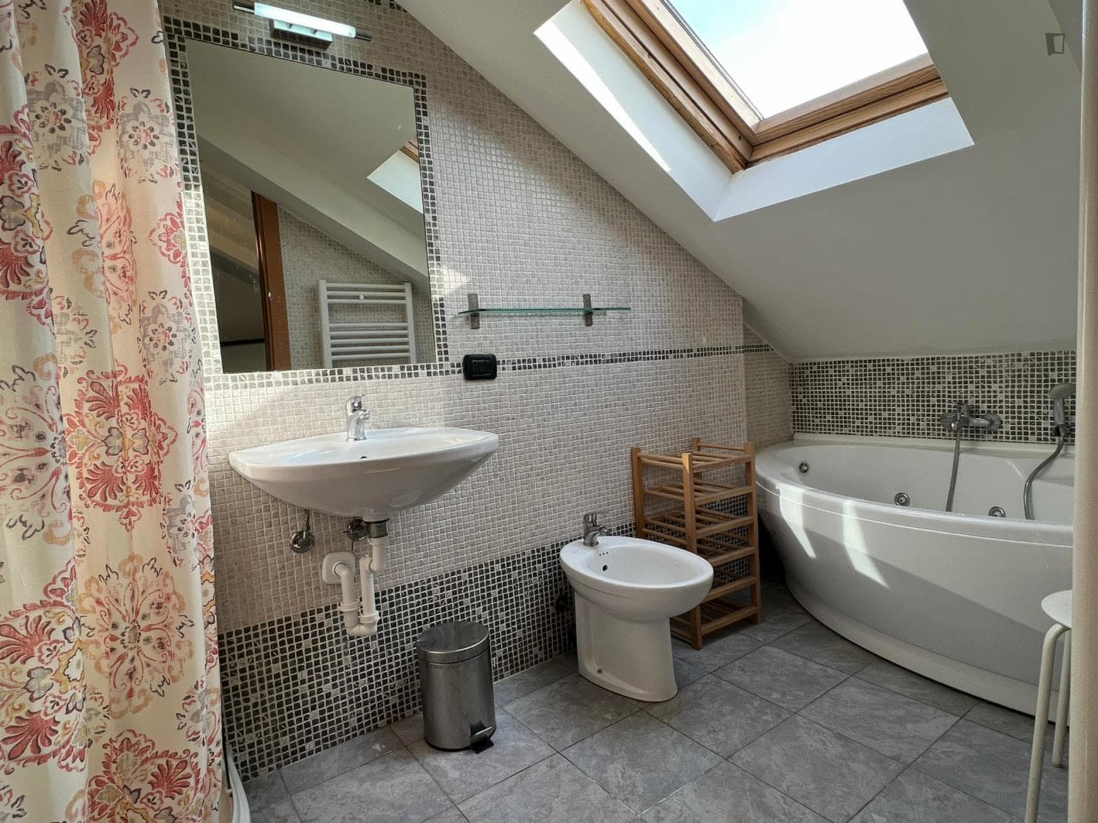 Elegant and cosy 1-bedroom apartment near Nuova Accademia di Belle Arti  photo 1