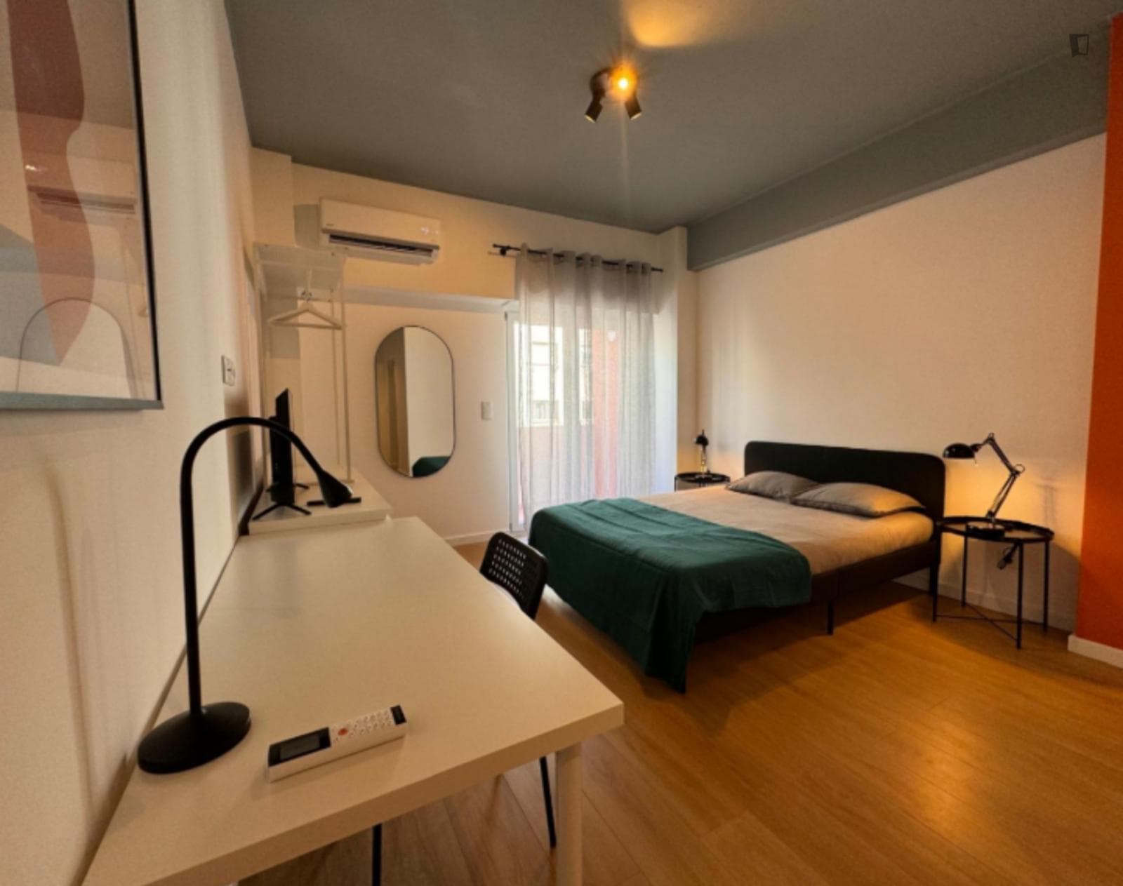 Fascinating Double Bedroom with a Private Bathroom close to Polytechnic Institute of Setúbal photo 1