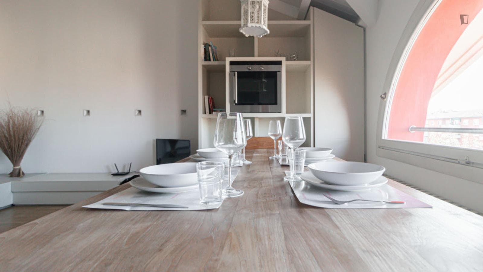 Modern 1-bedroom flat in the vicinity of the Milano Centrale railway station photo 1