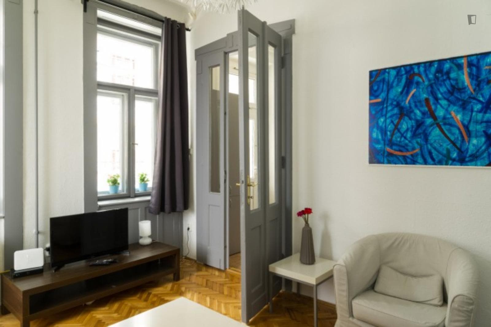Very welcoming 1-bedroom apartment in Terézváros photo 1