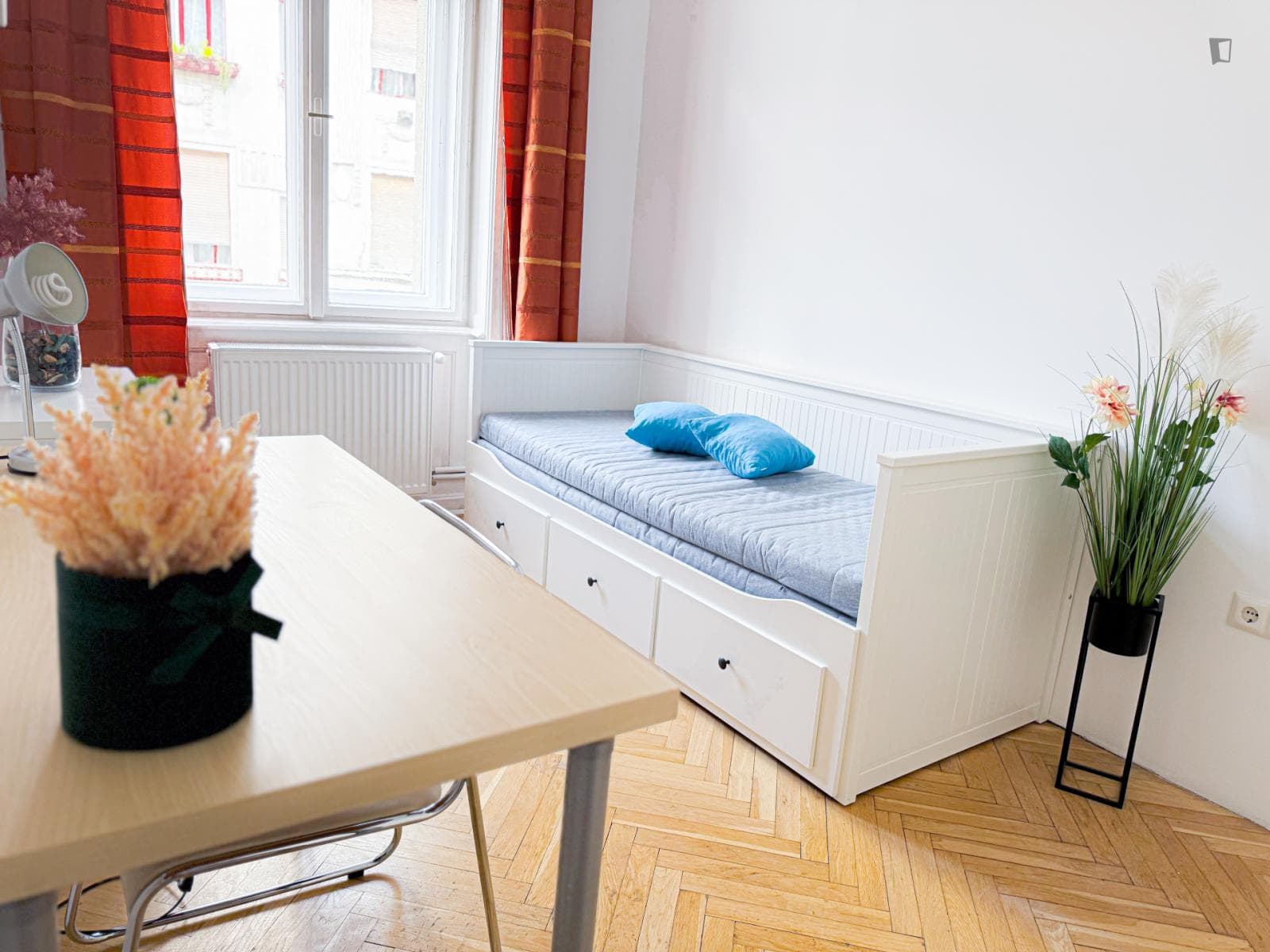 Pleasant single bedroom in the hip Ferencváros district photo 1