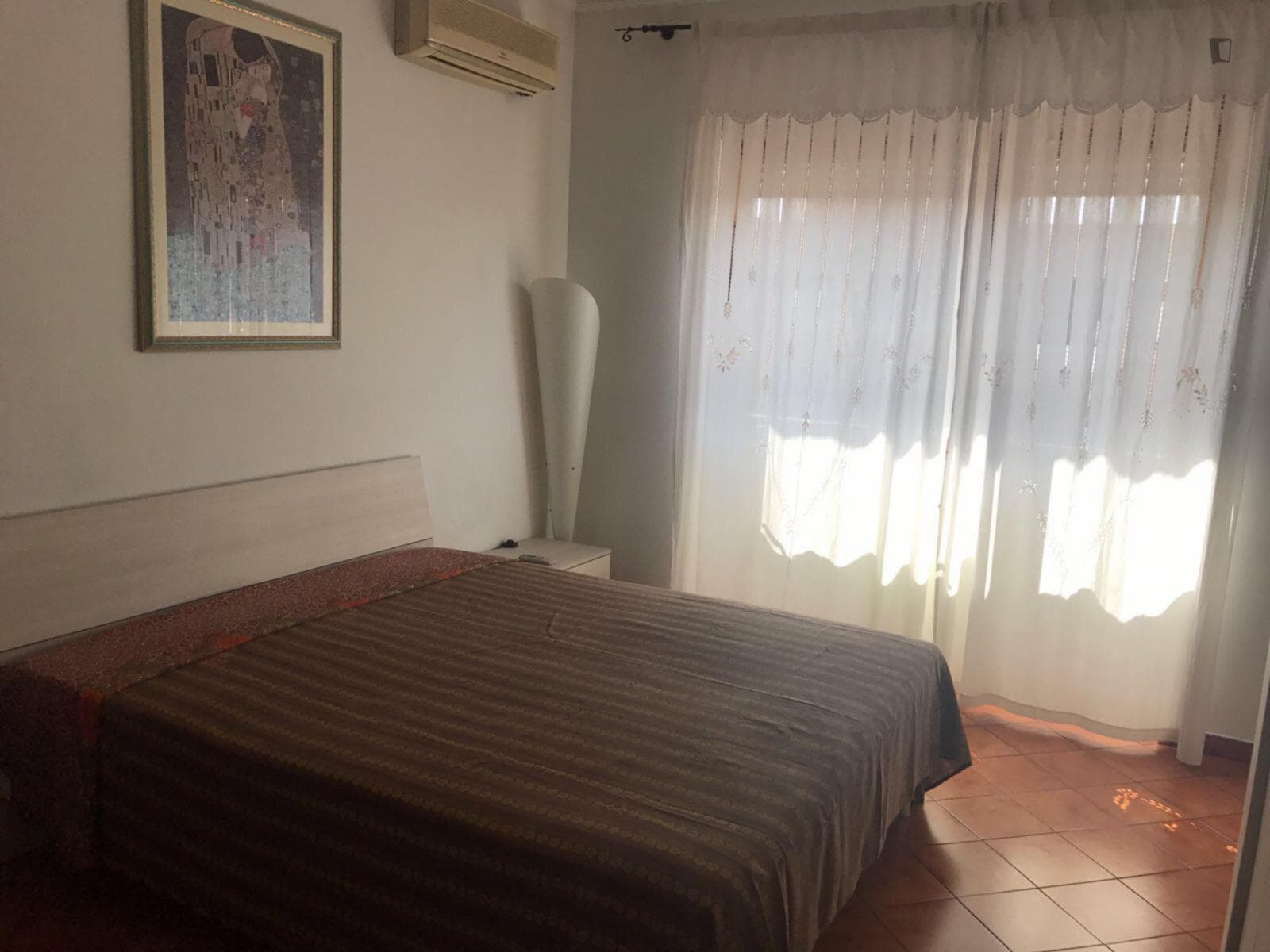 Cosy single bedroom close to School of Mathematics, Physics and Natural Sciences - Tor Vergata University of Rome photo 1