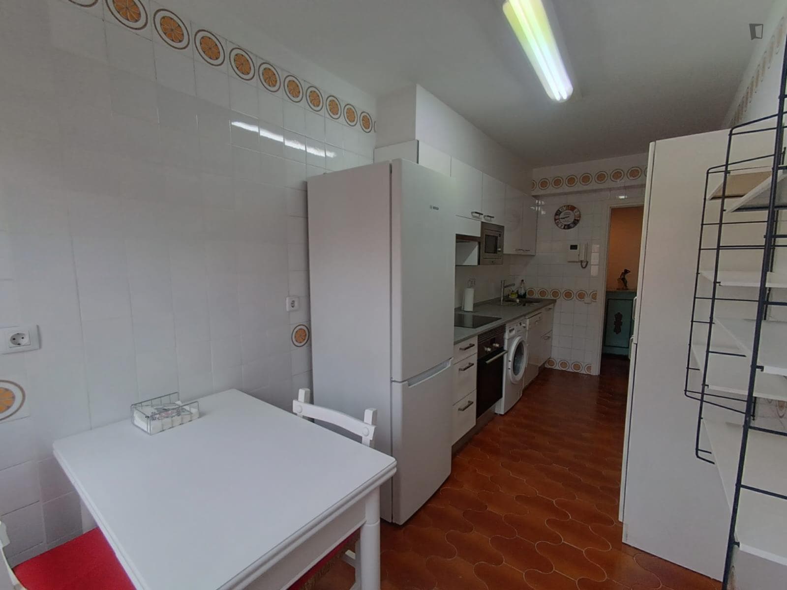 Bright single bedroom in a shared flat in Ermitagaña-Mendebaldea photo 1