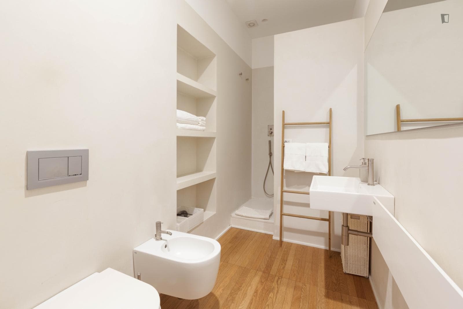 Modern 2-bedroom flat near Politecnico photo 1