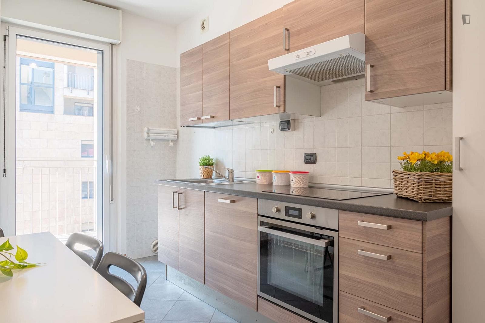 Bed in a twin bedroom with balcony, in Bicocca photo 1