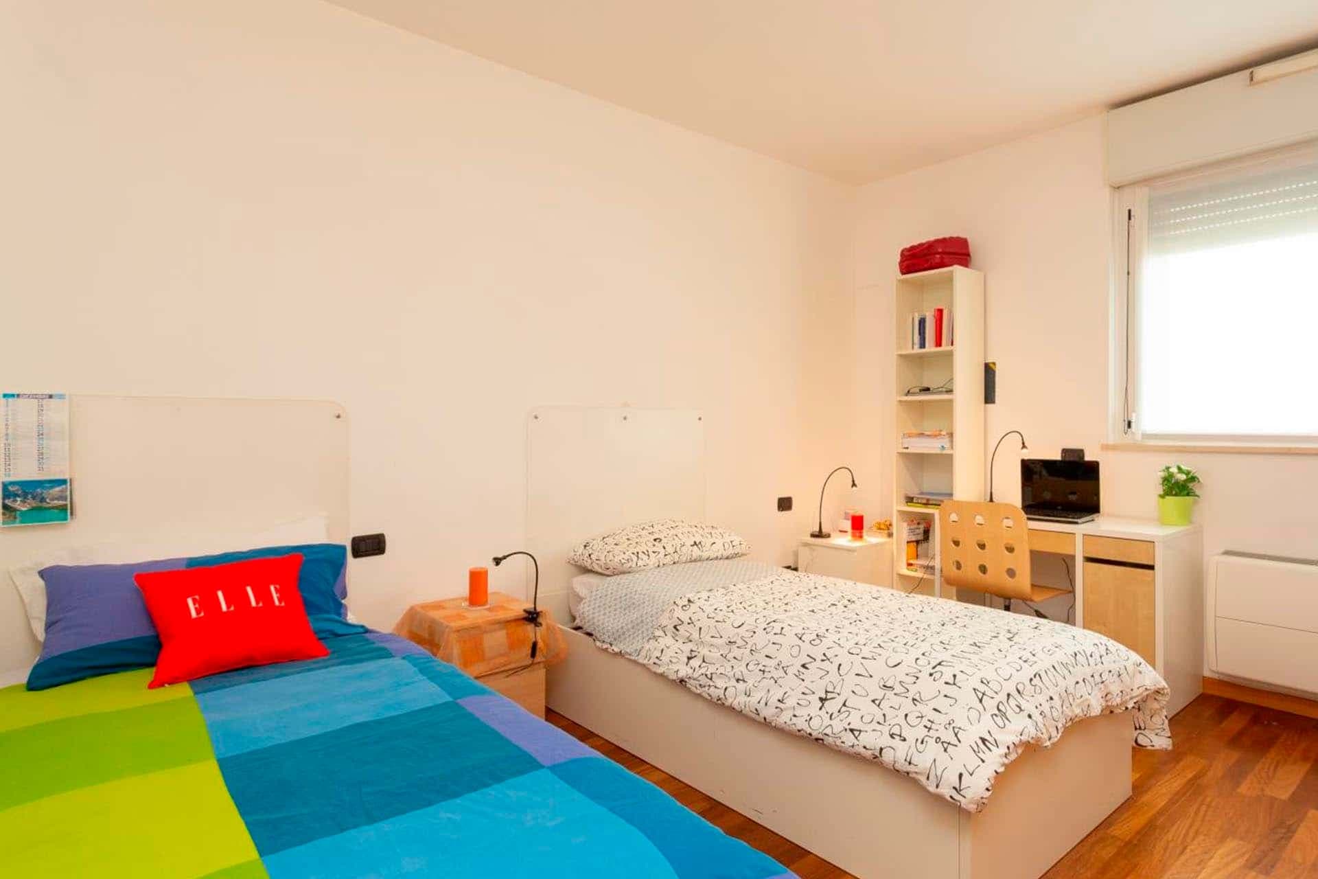 Stanza in viale dell'innovazione 22 sc.6 p.12 a  shared room d1 - bed b photo 1