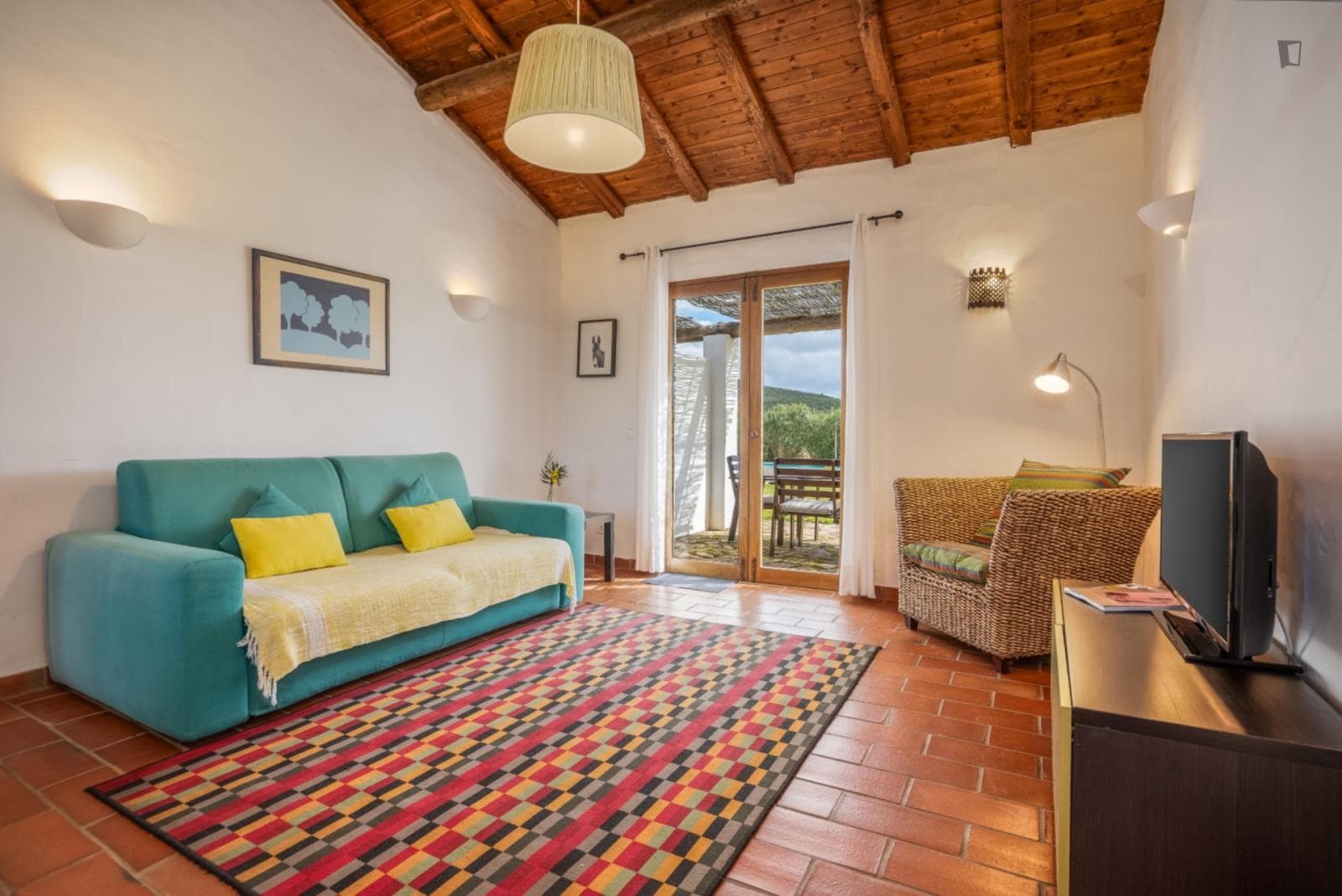 Welcoming 1-bedroom house in Mexilhoeira Grande photo 1