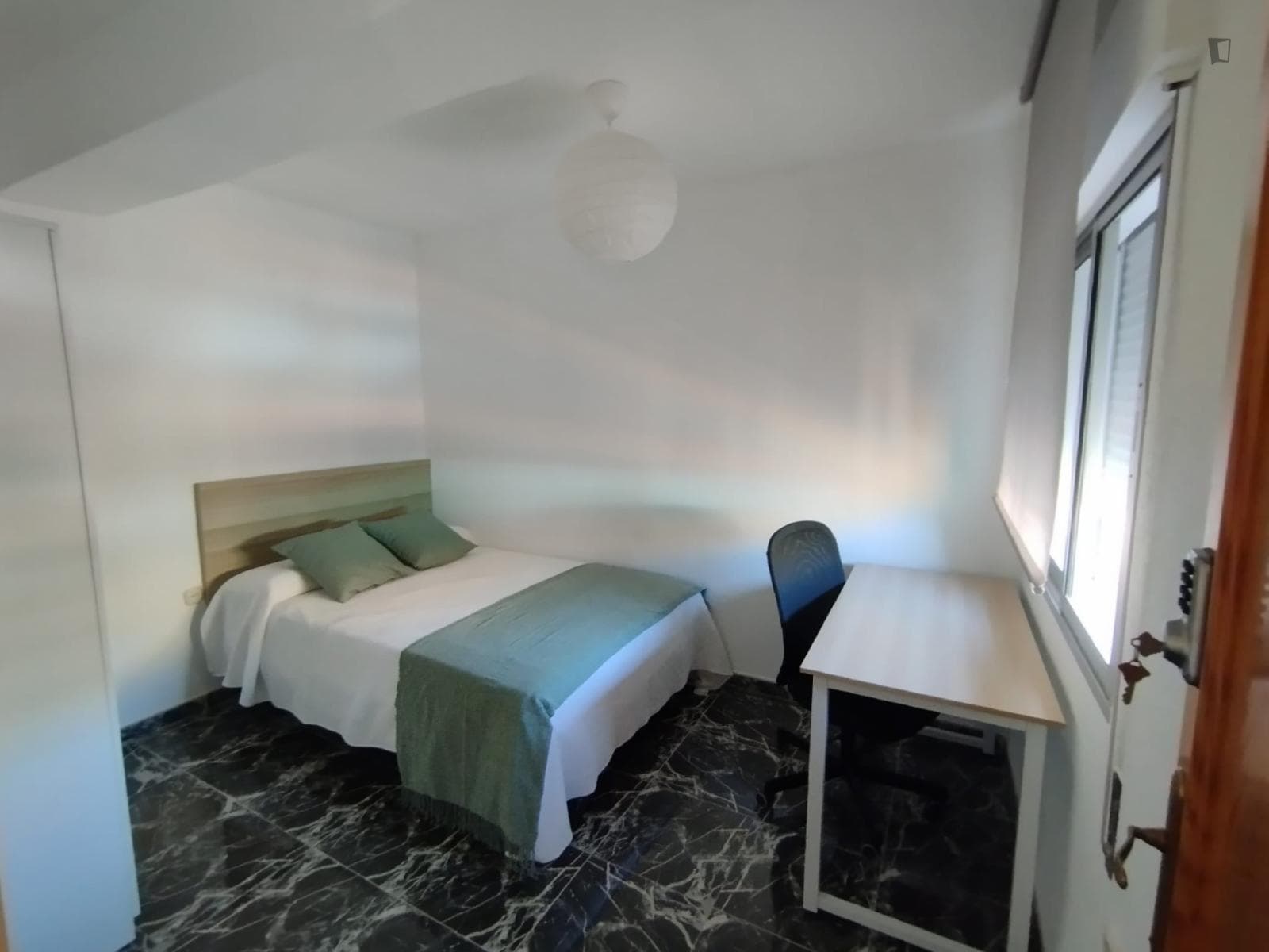 Bright double bedroom well connected the University of Granada photo 1