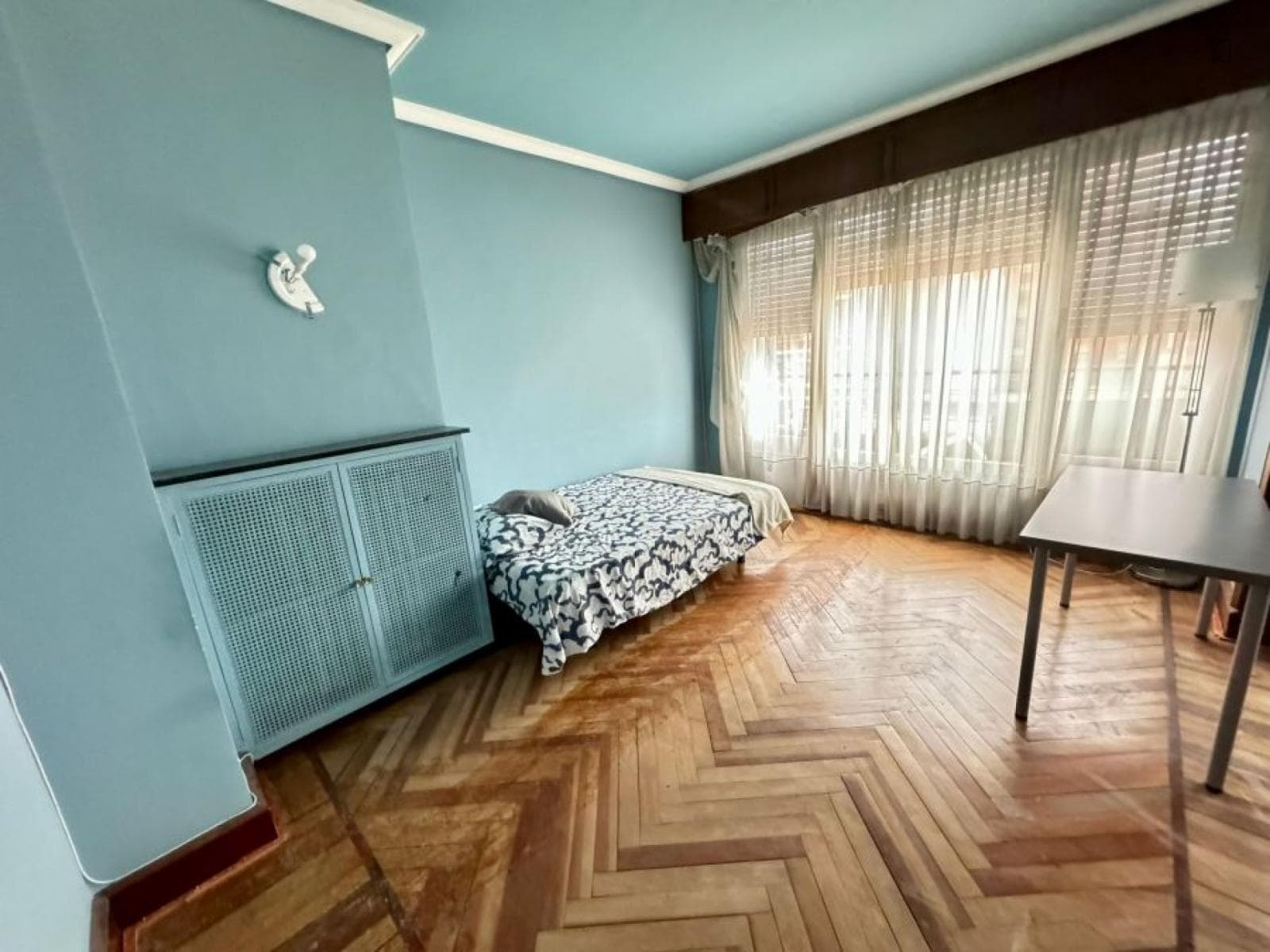 Spacious single bedroom in Indautxu photo 1