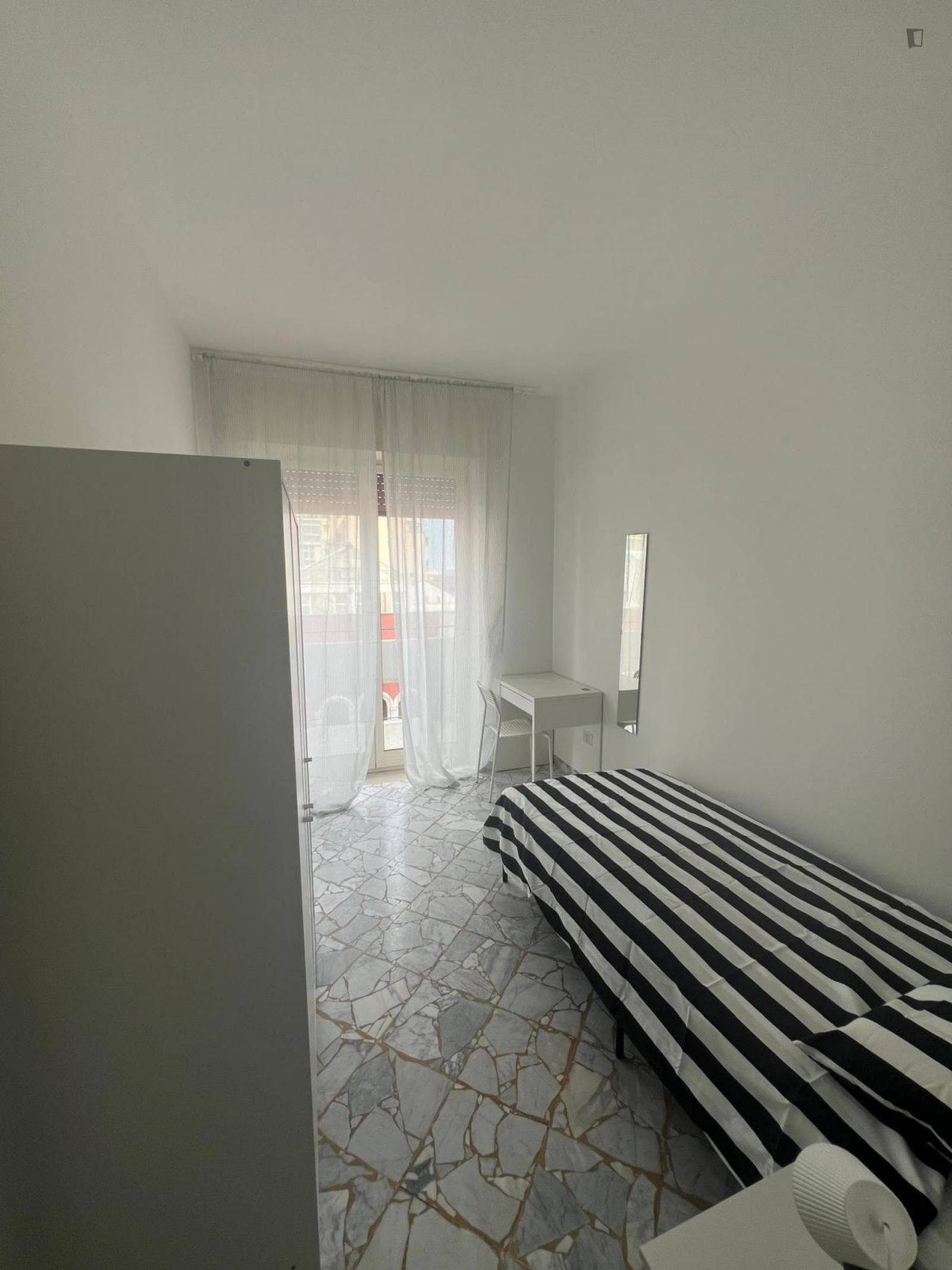 Homely single bedroom near Università degli Studi di Bari Aldo Moro photo 1