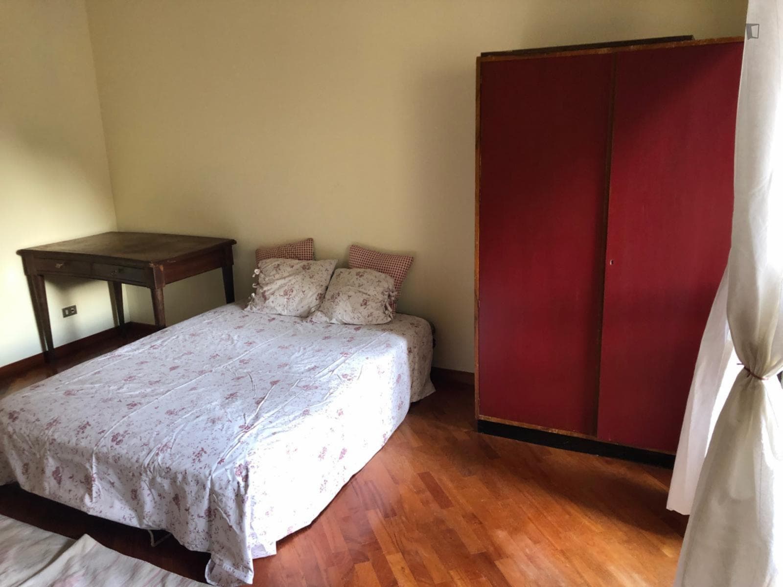 Wonderful double bedroom with a balcony, in Bocconi-Porta Romana photo 1