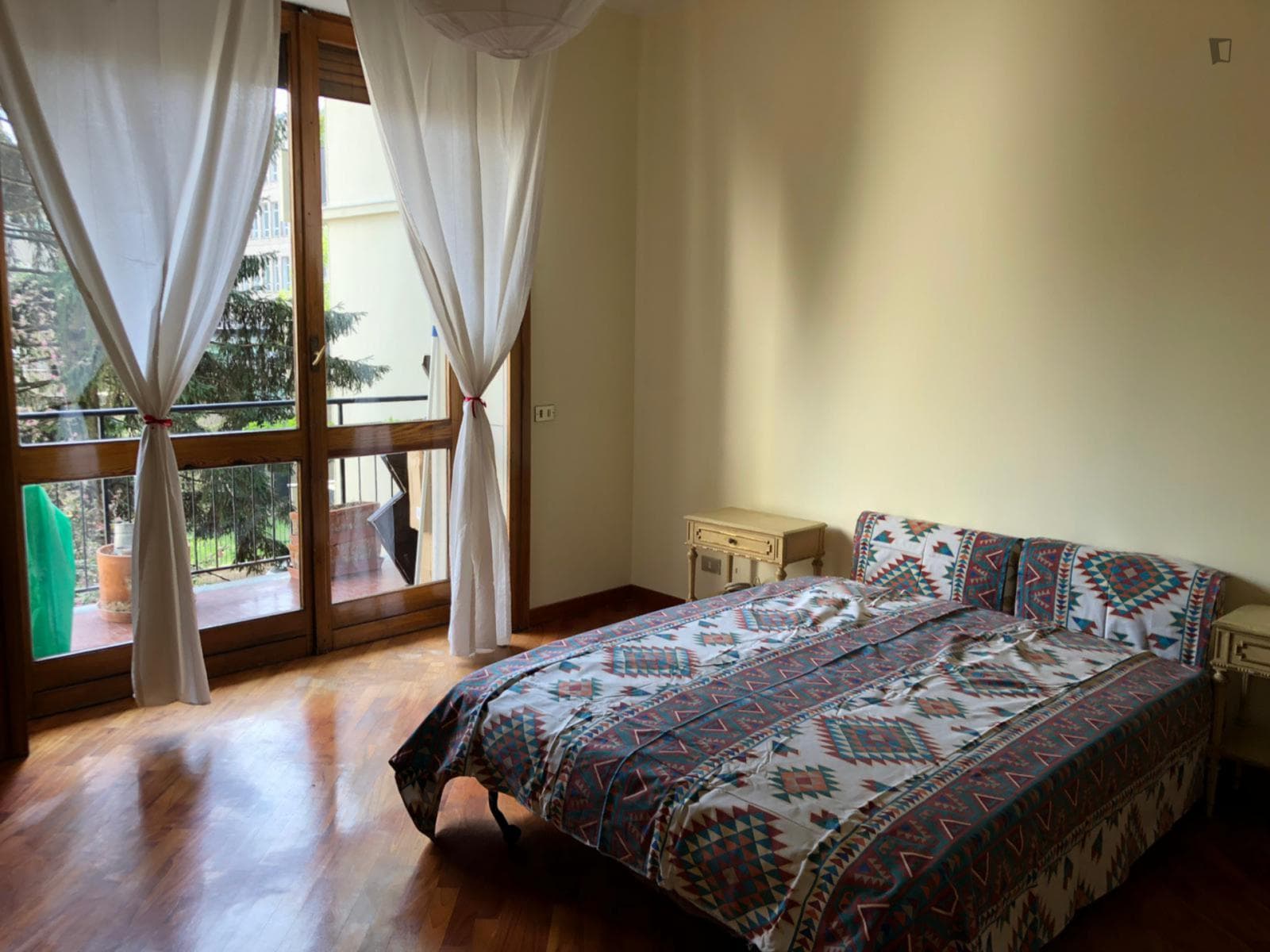Delightful double bedroom with a balcony, in Bocconi-Porta Romana photo 1
