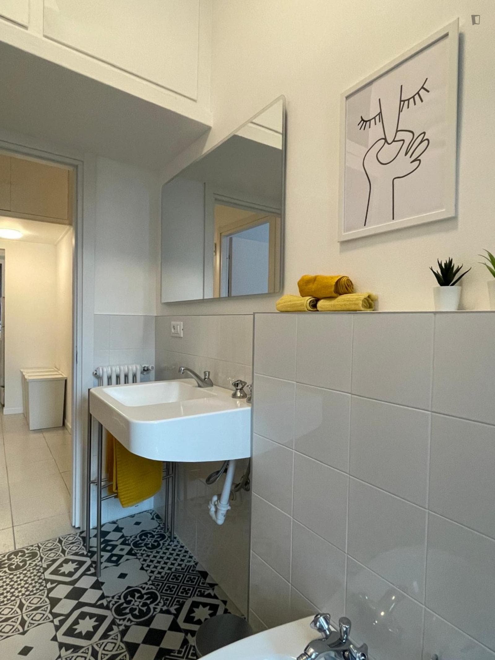 Comfy single bedroom in Gorla photo 1
