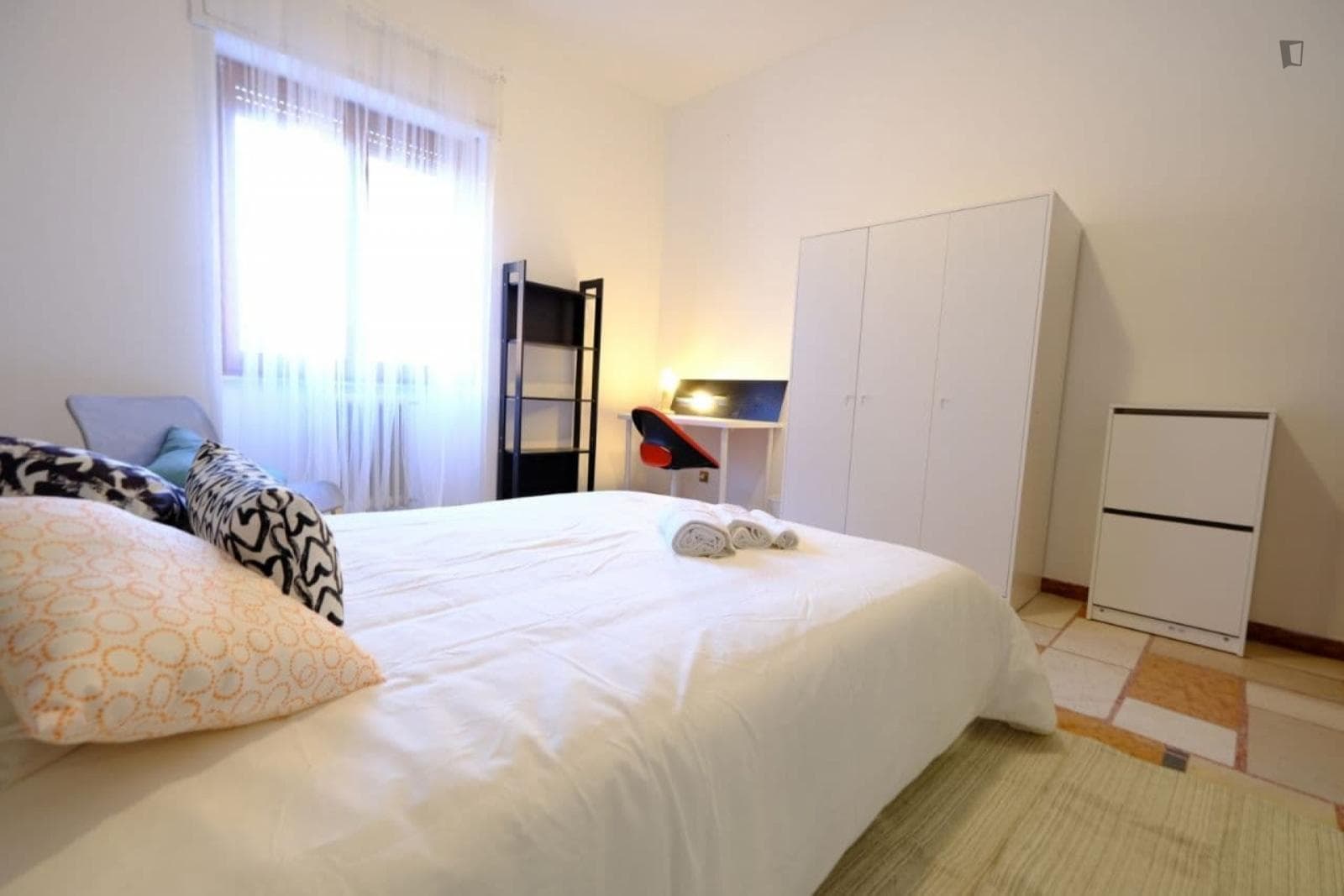 Tasteful double bedroom in the centre of Sassari photo 1
