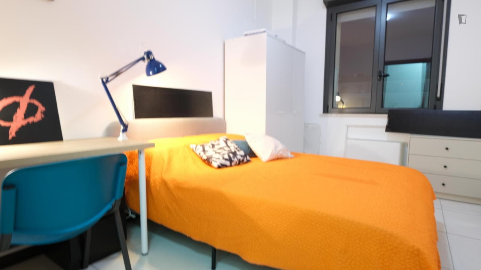 Interesting single ensuite bedroom near Università degli Studi di Sassari  photo 1
